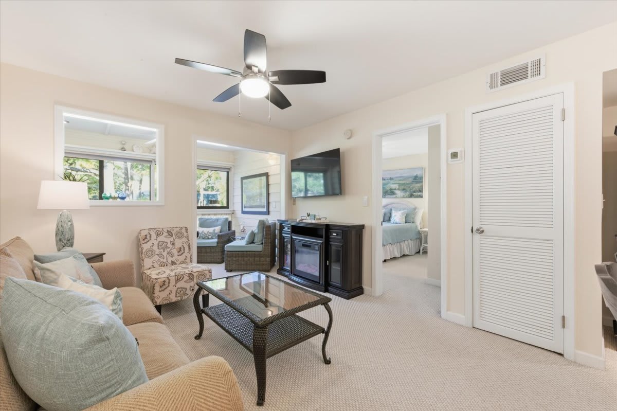 Beach-Ready Hilton Head Condo w Resort Amenities! 8