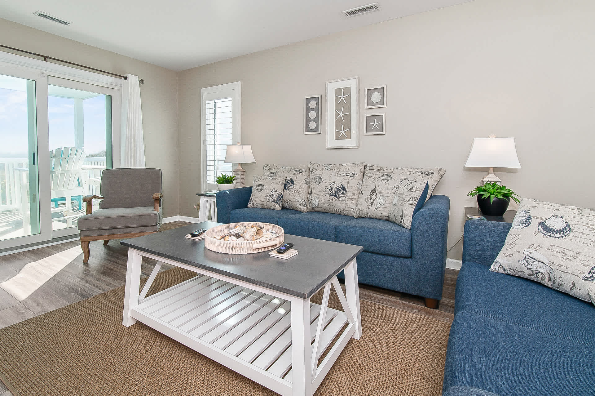 Oceanfront and Modern Top Location w Pool