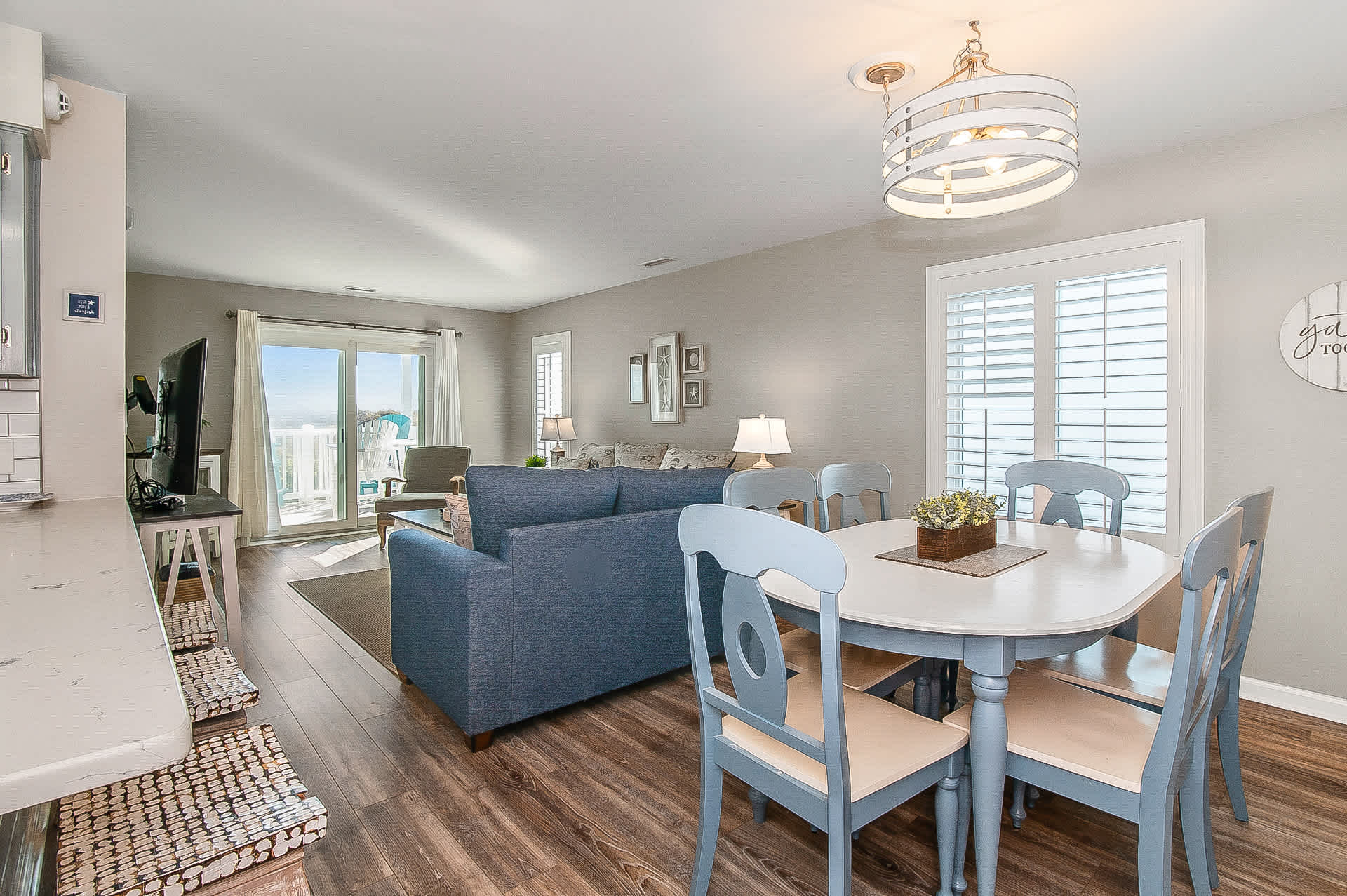 Oceanfront and Modern Top Location w Pool