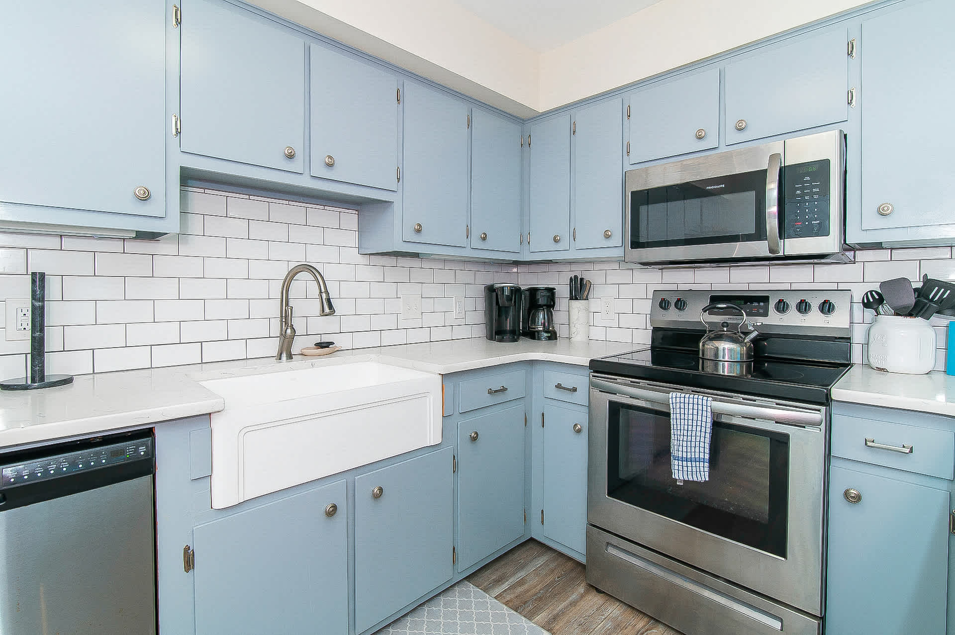 Oceanfront and Modern Top Location w Pool