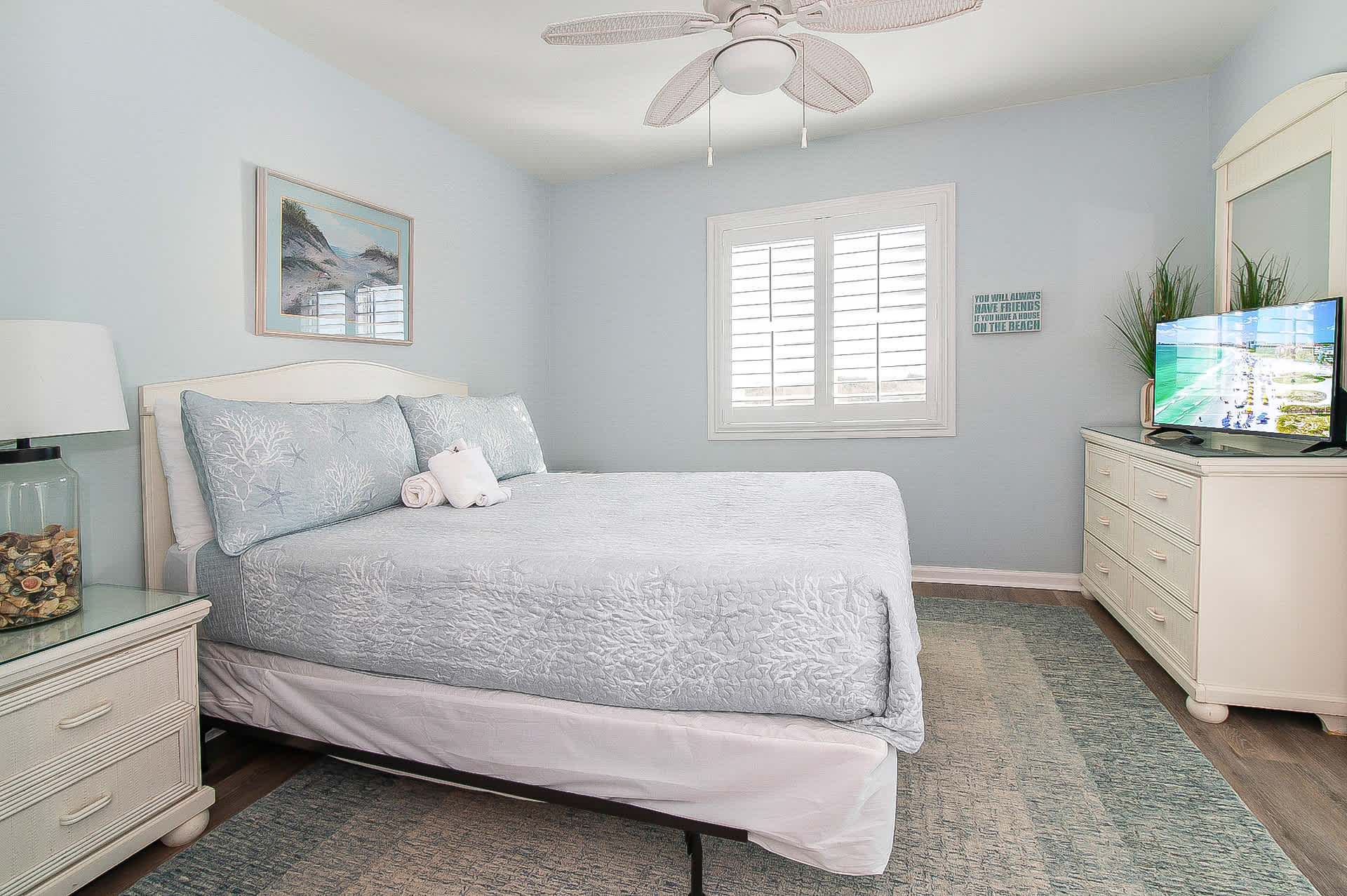 Oceanfront and Modern Top Location w Pool