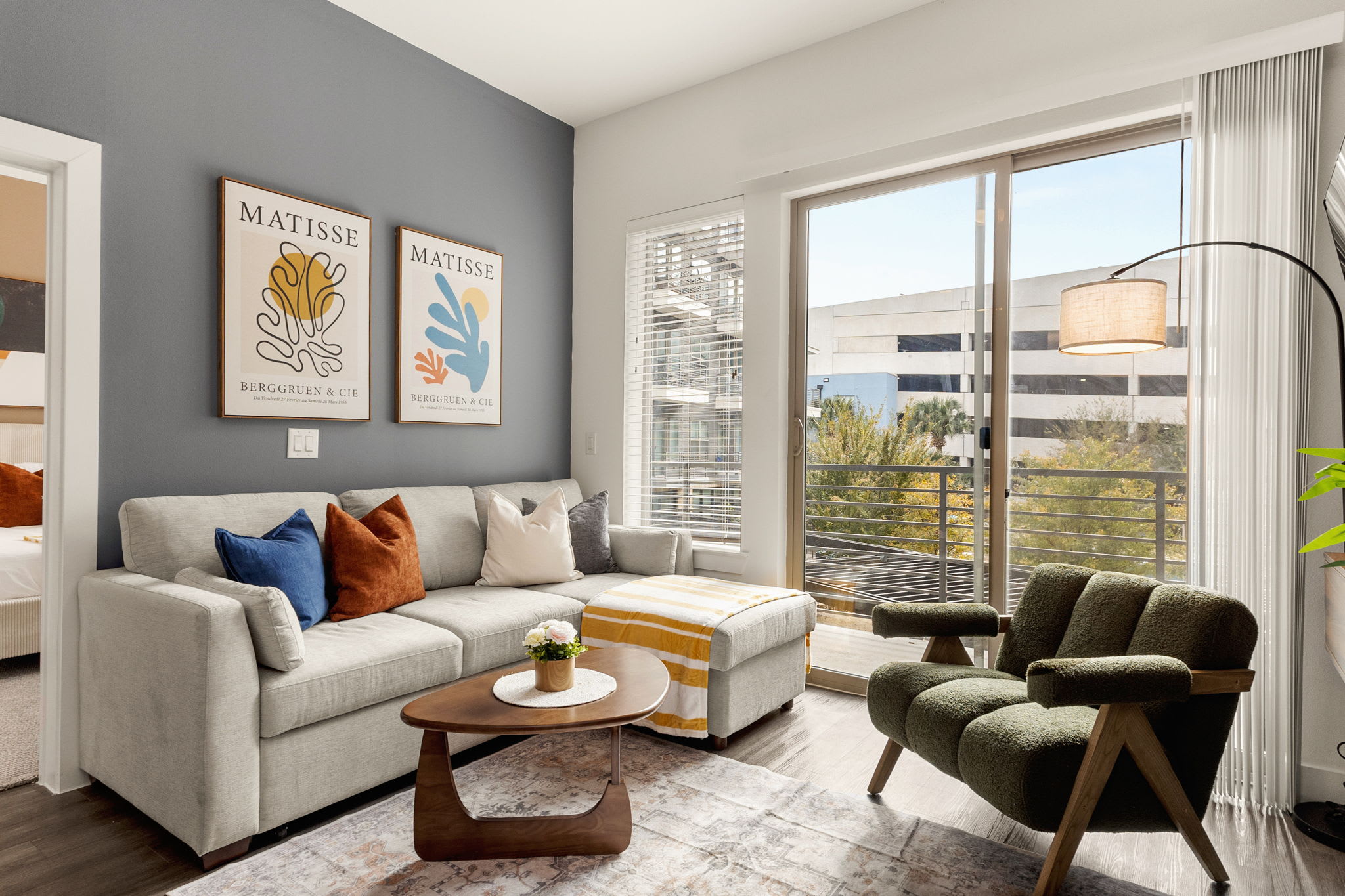 Central Flat: Pool|Free Parking|Walk to Riverwalk — San Antonio, TX — vacation rental