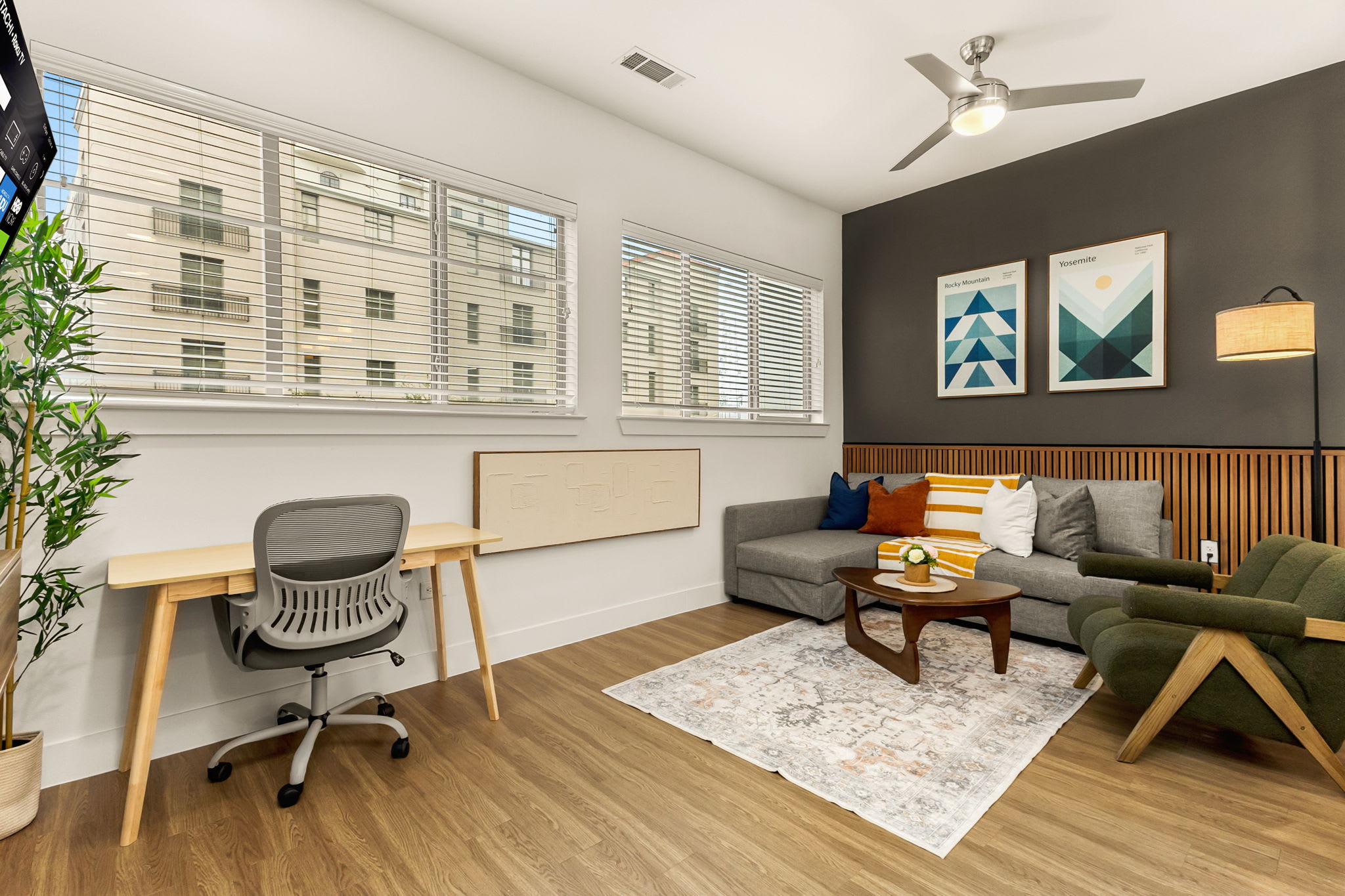 Central Flat: Pool|Free Parking|Walk to Riverwalk — San Antonio, TX — vacation rental