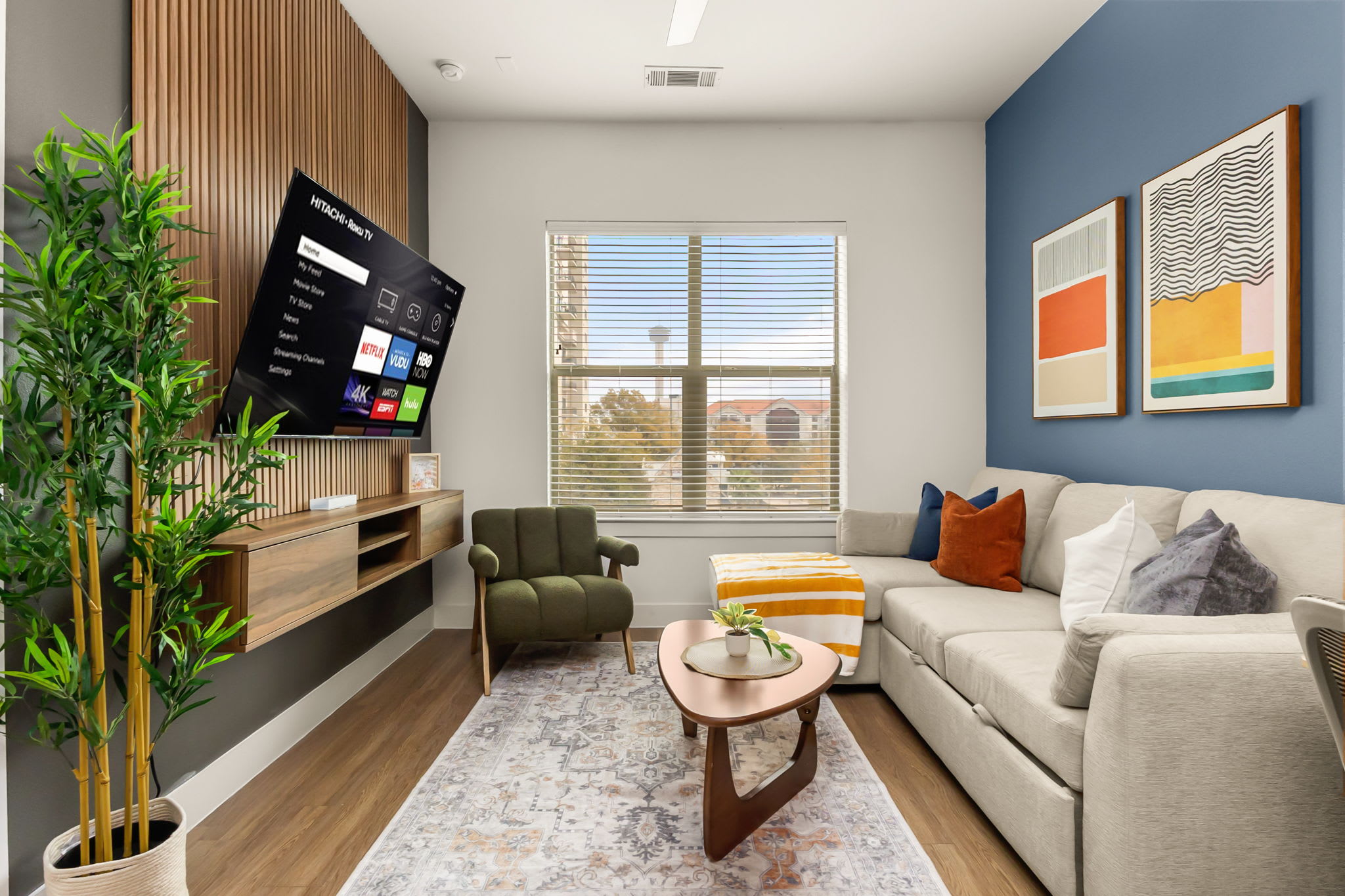 Central Flat: Pool|Free Parking|Walk to Riverwalk — San Antonio, TX — vacation rental