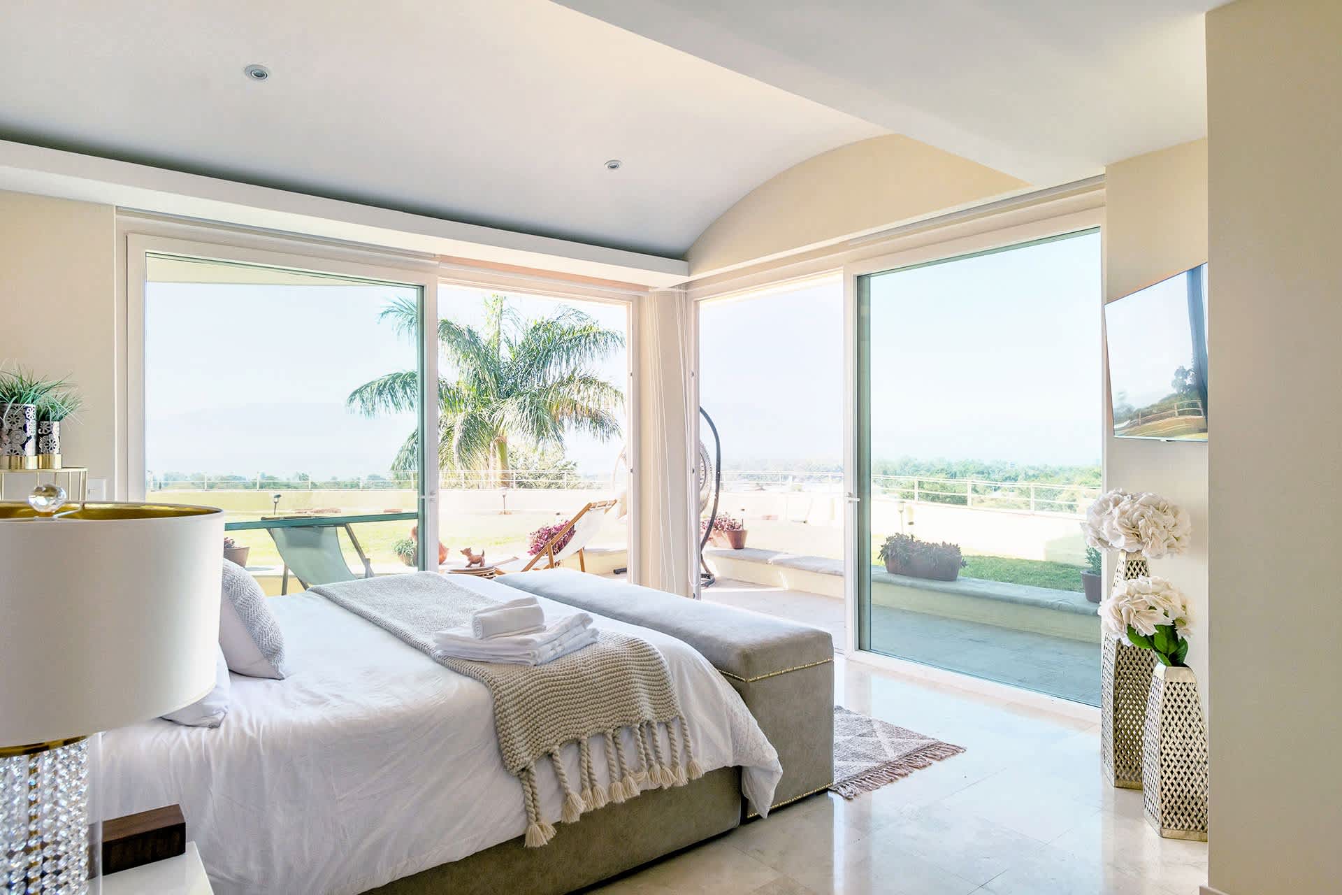 ANANA El Dorado 106 Condo Pool, Lake Views