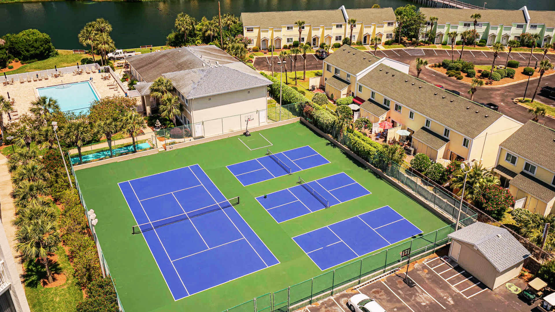 Shoreline Towers Tennis and Pickle Ball Courts
