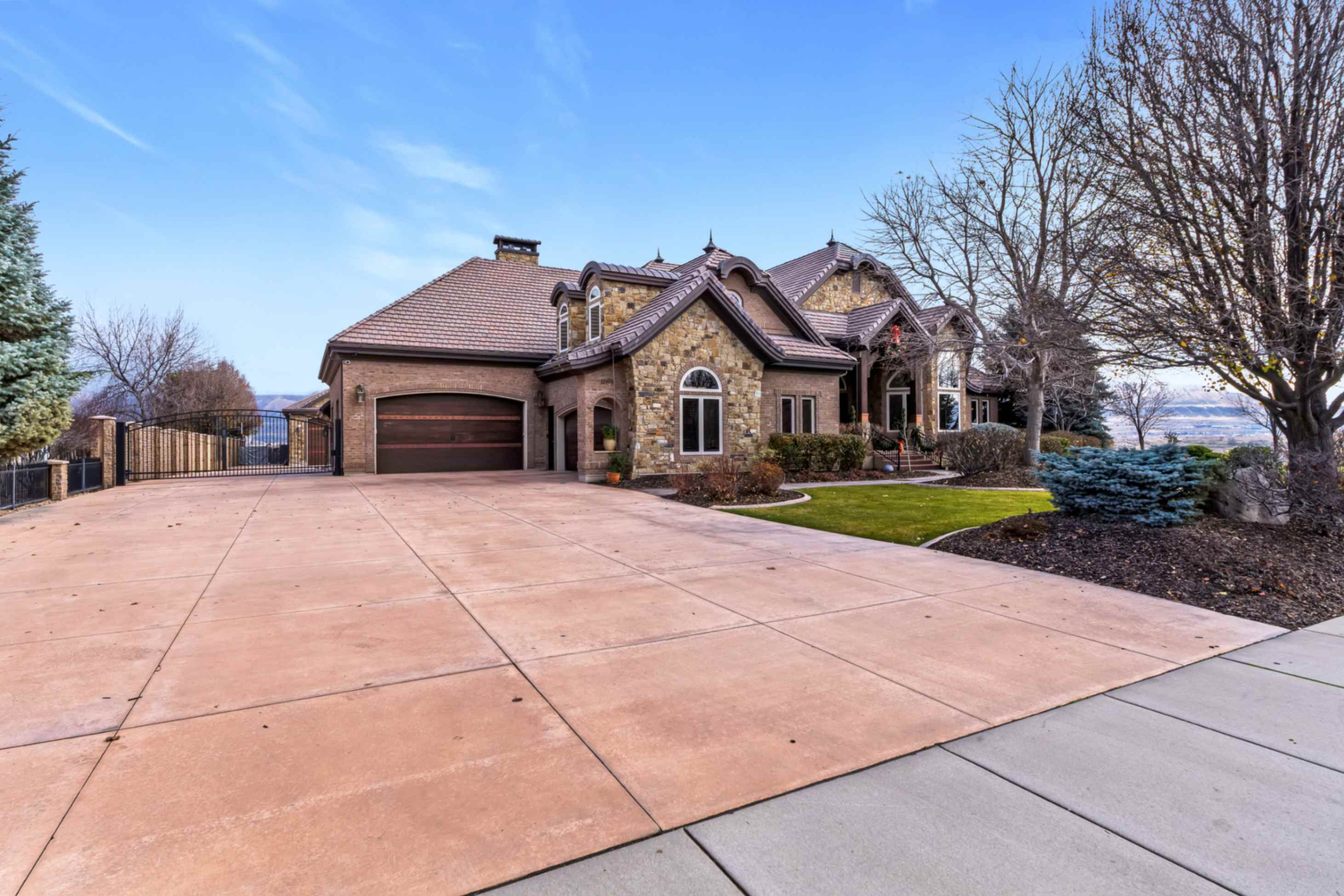 Wasatch Luxury Estate with Indoor Pickleball Theatre and Hot Tub | Photo 81