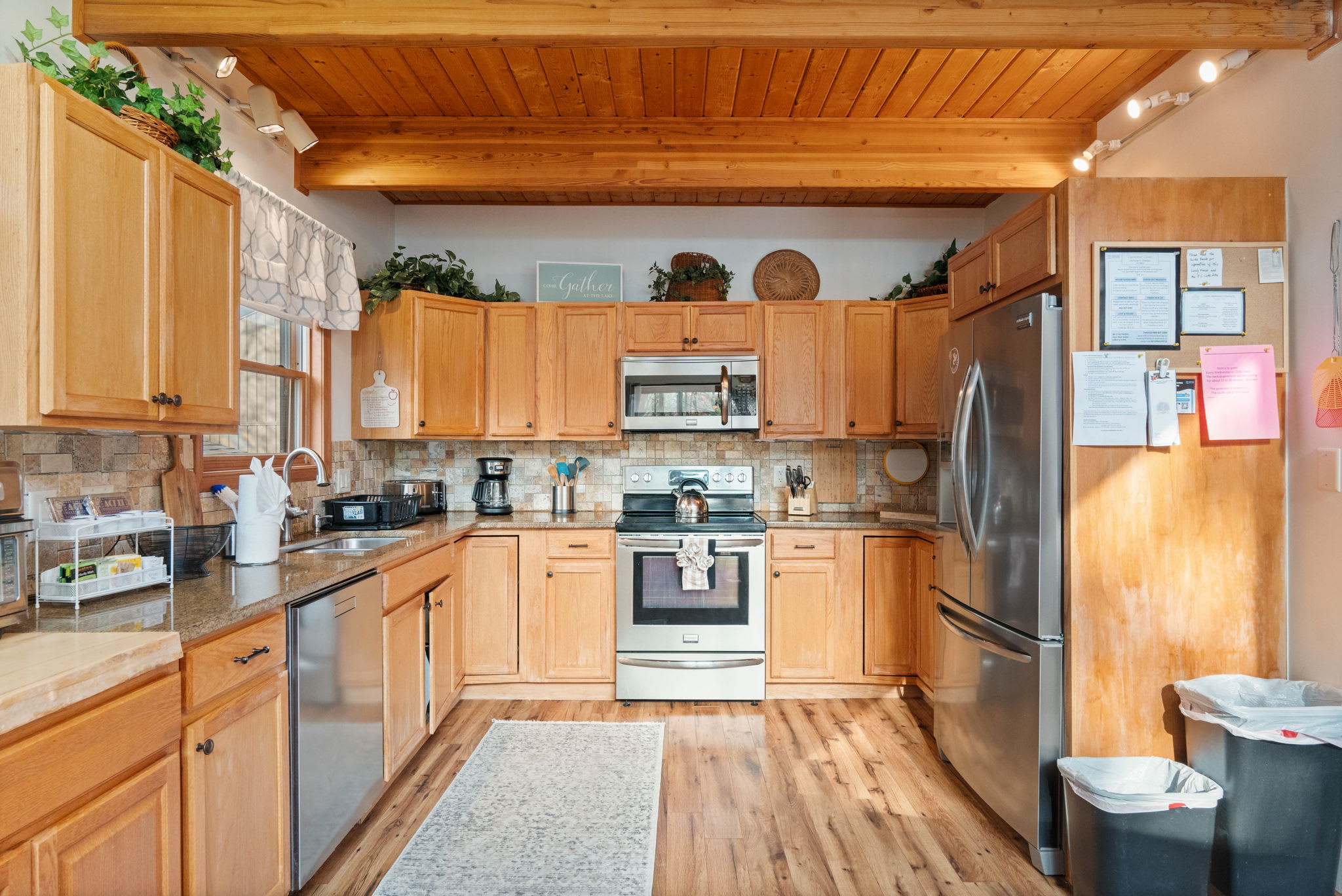 Kitchen with center island and counter seating - eat-in kitchen area for casual dining