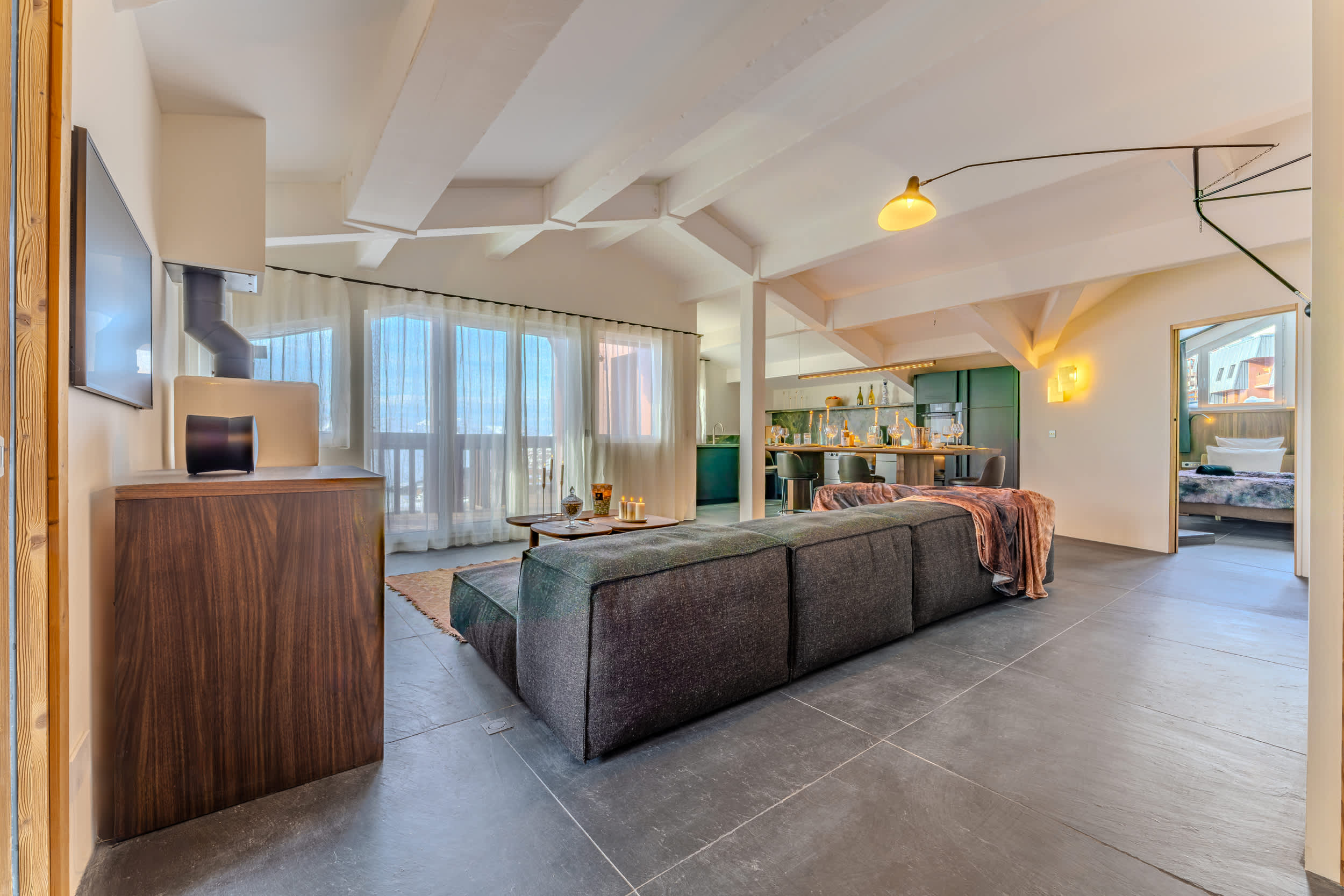 Luxury Alpine Apartment with Fireplace, pool and spa — Val Thorens, Auvergne-Rhône-Alpes — vacation rental