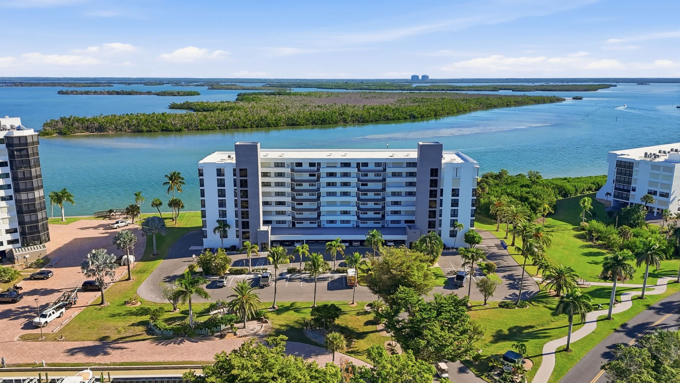 Luxury Bay Side Condo on Fort Myers Beach FL | Photo 33