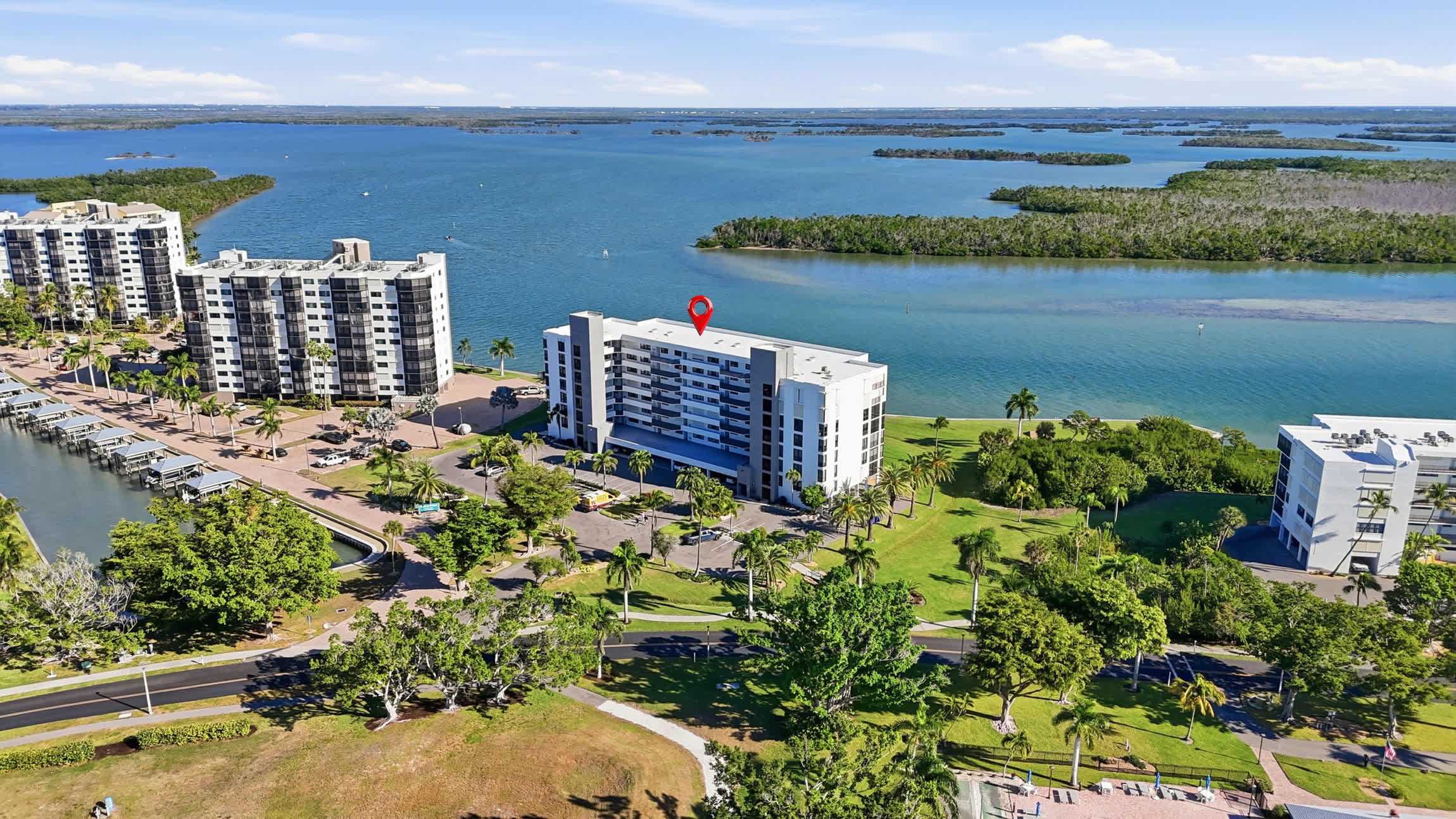 Luxury Bay Side Condo on Fort Myers Beach FL | Photo 29