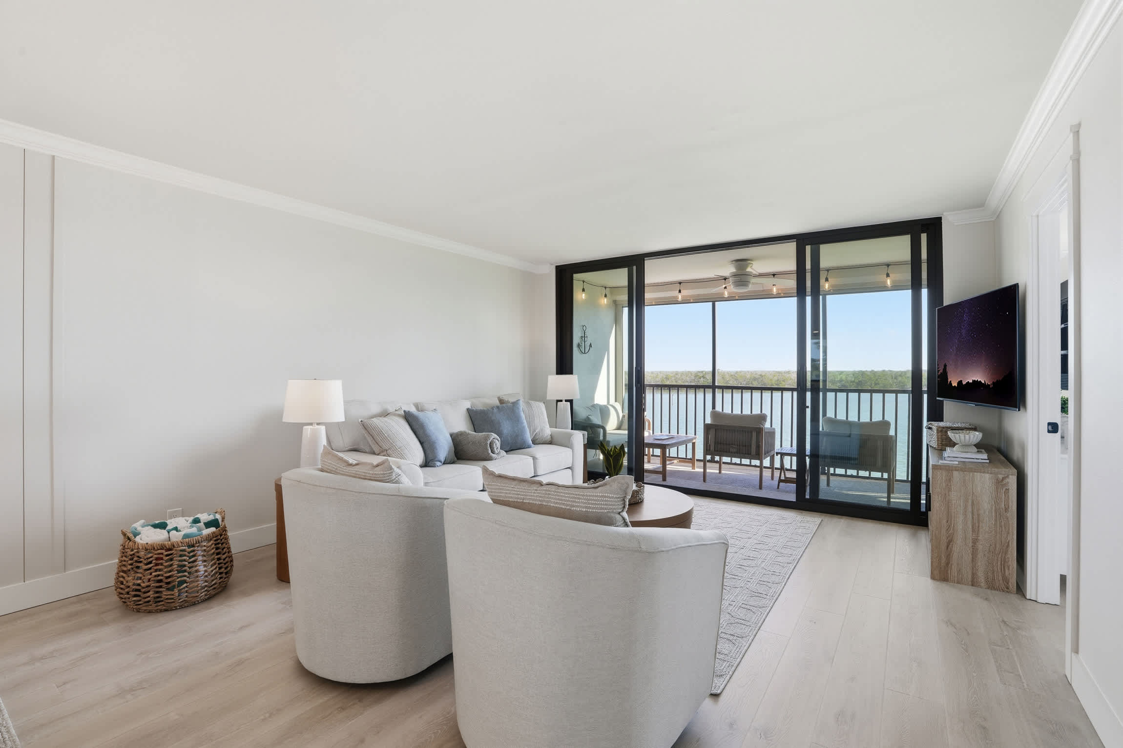 Luxury Bay Side Condo on Fort Myers Beach FL | Photo 14