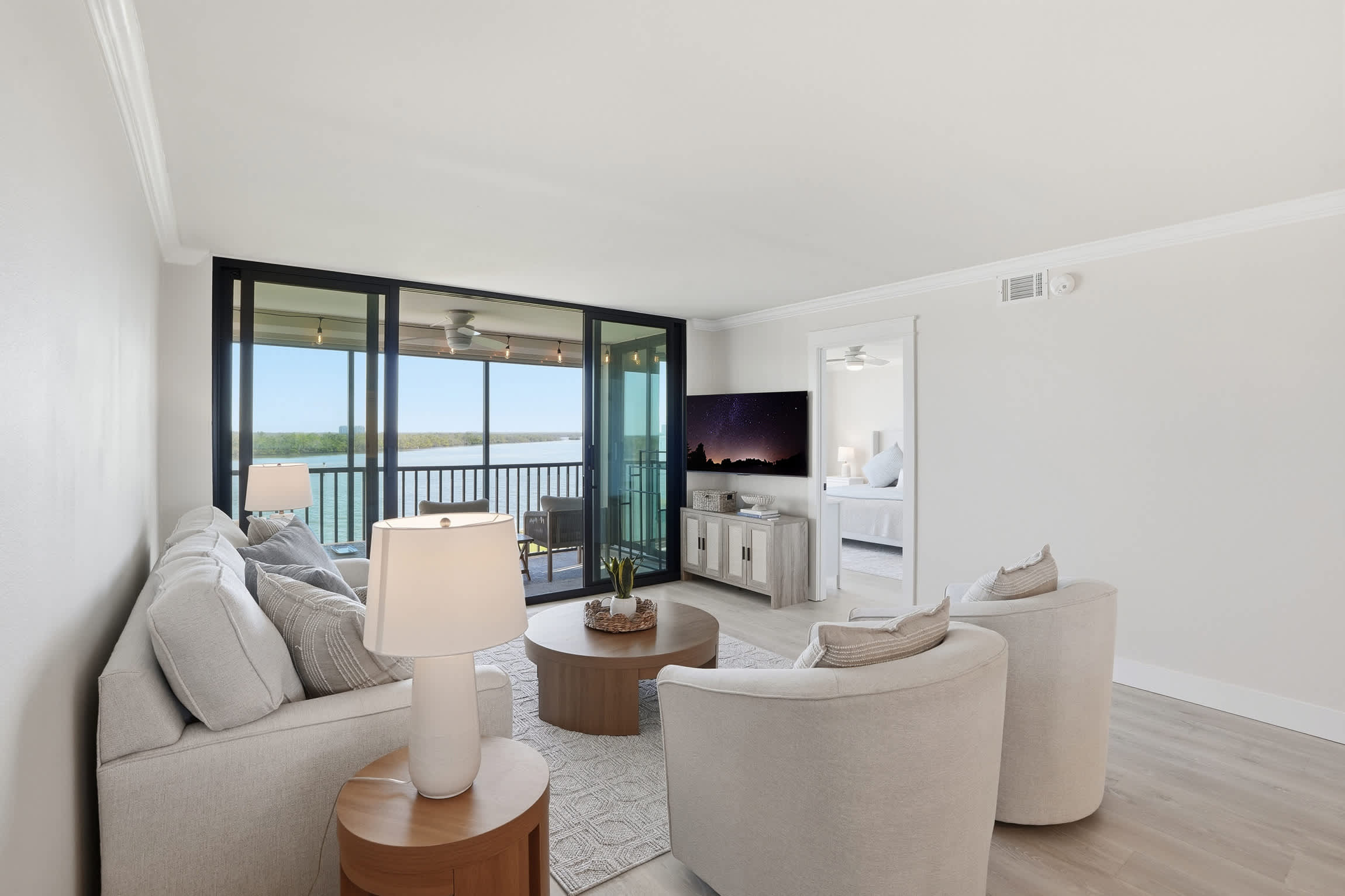 Luxury Bay Side Condo on Fort Myers Beach FL | Photo 15