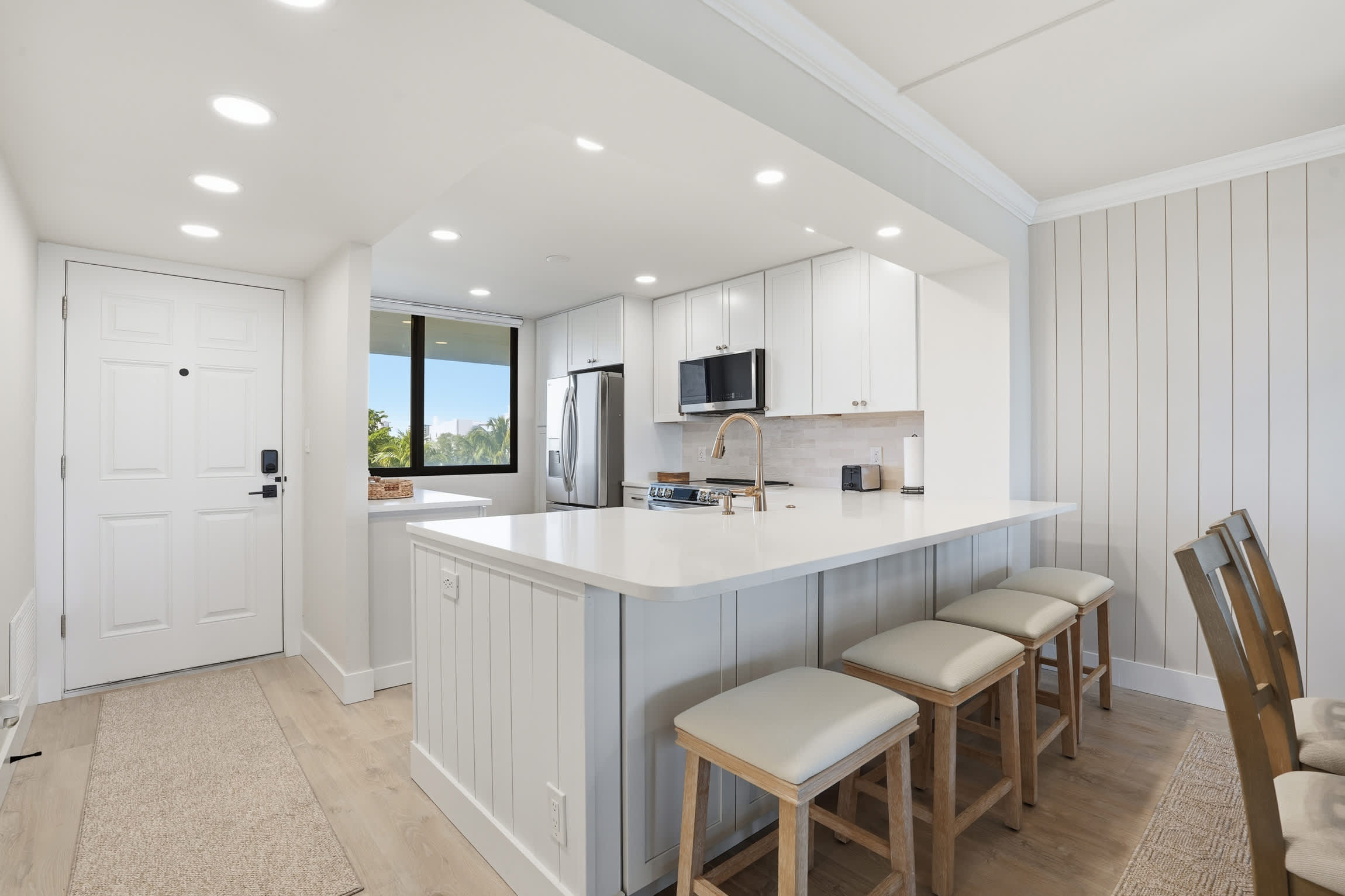 Luxury Bay Side Condo on Fort Myers Beach FL | Photo 11