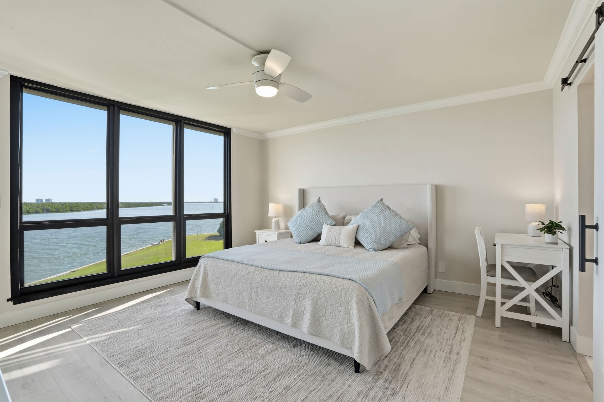 Luxury Bay Side Condo on Fort Myers Beach FL | Photo 4
