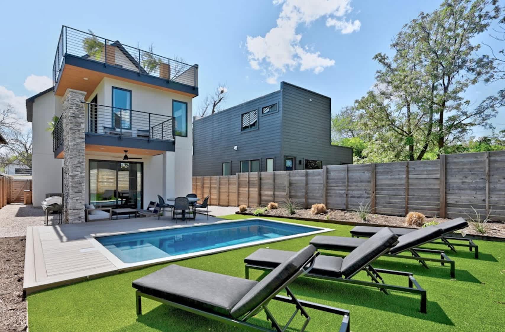 East Austin 5BR w Private Pool, Rooftop & Views!