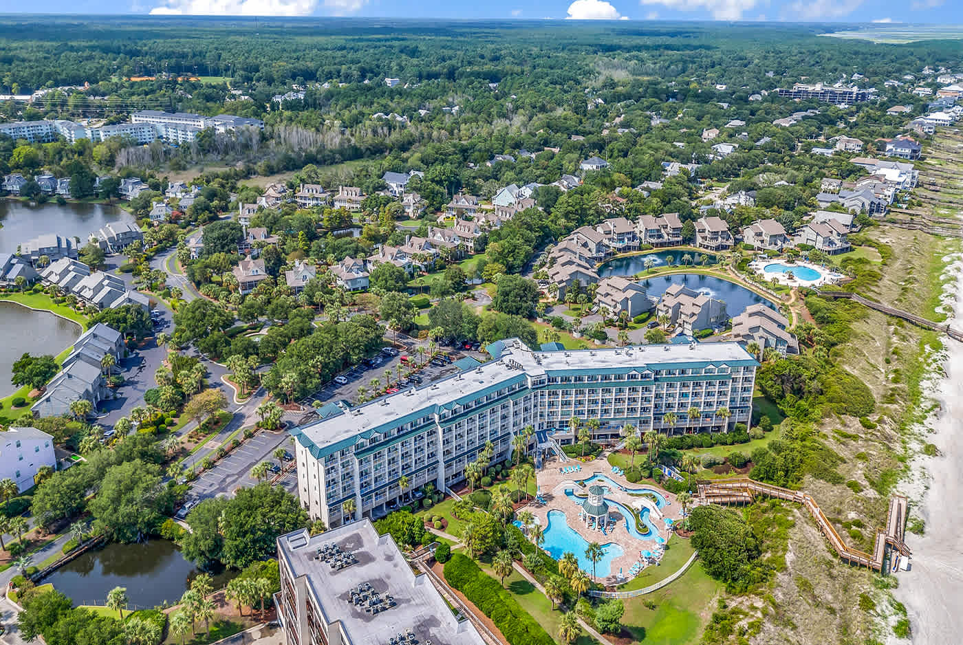 Oceanfront Luxury 2BR Litchfield Beach Escape | Photo 35