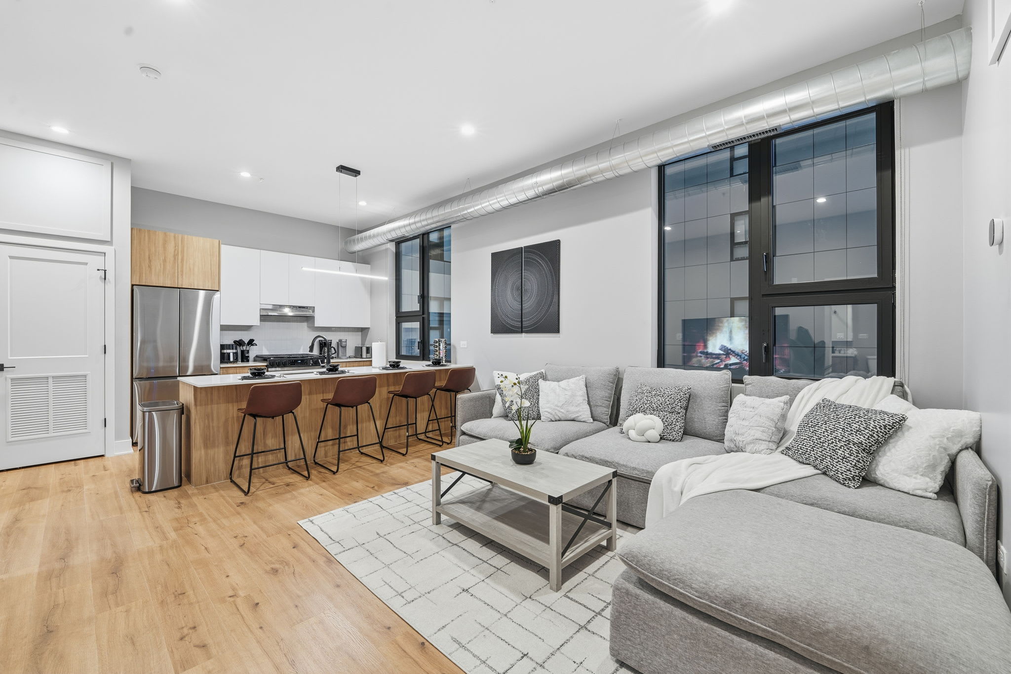 Chic 2BR Apartment in Edgewater: Gym & Parking β Chicago, IL β vacation rental