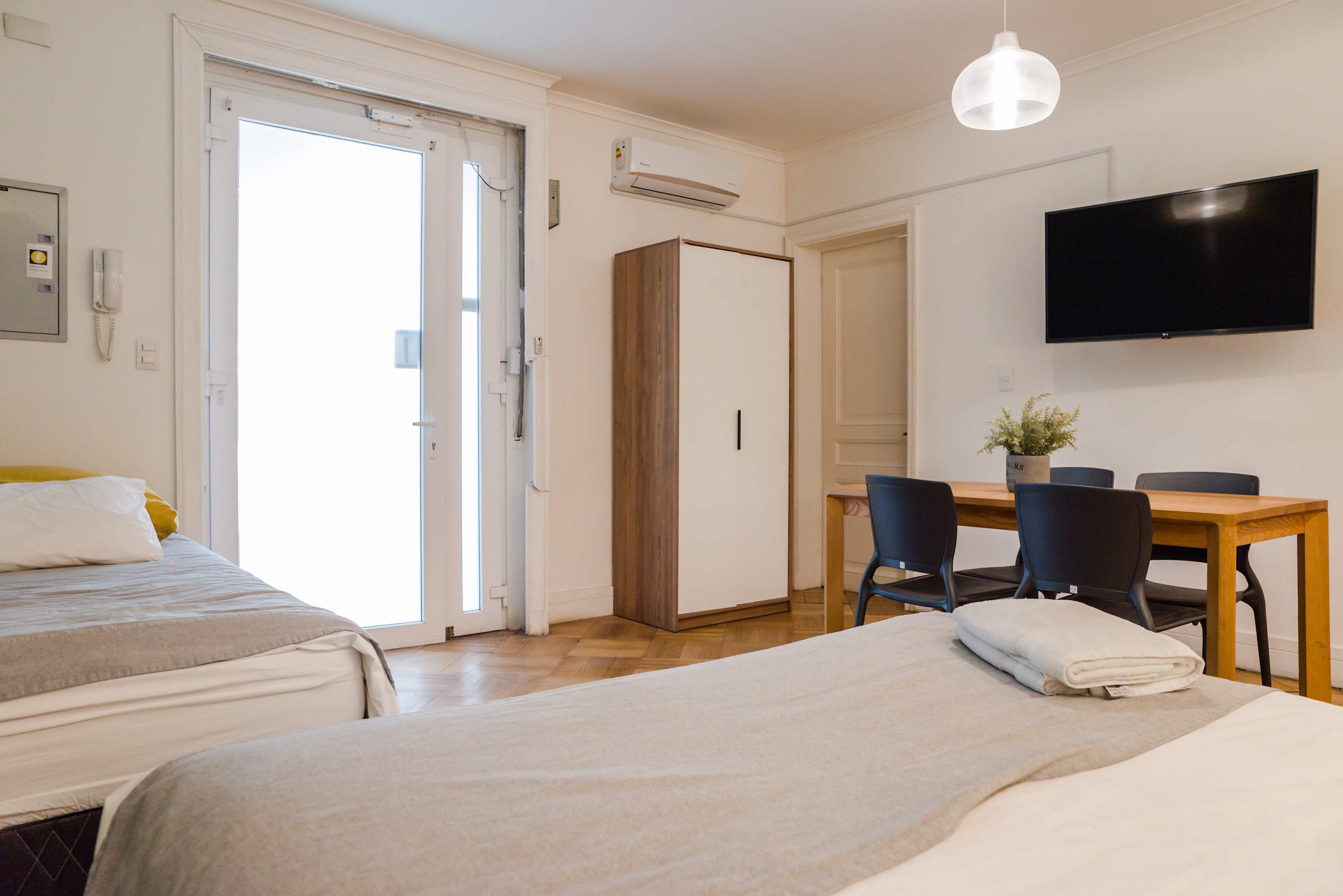 Cozy studio with modern amenities, perfect for a comfortable stay in the heart of the city.