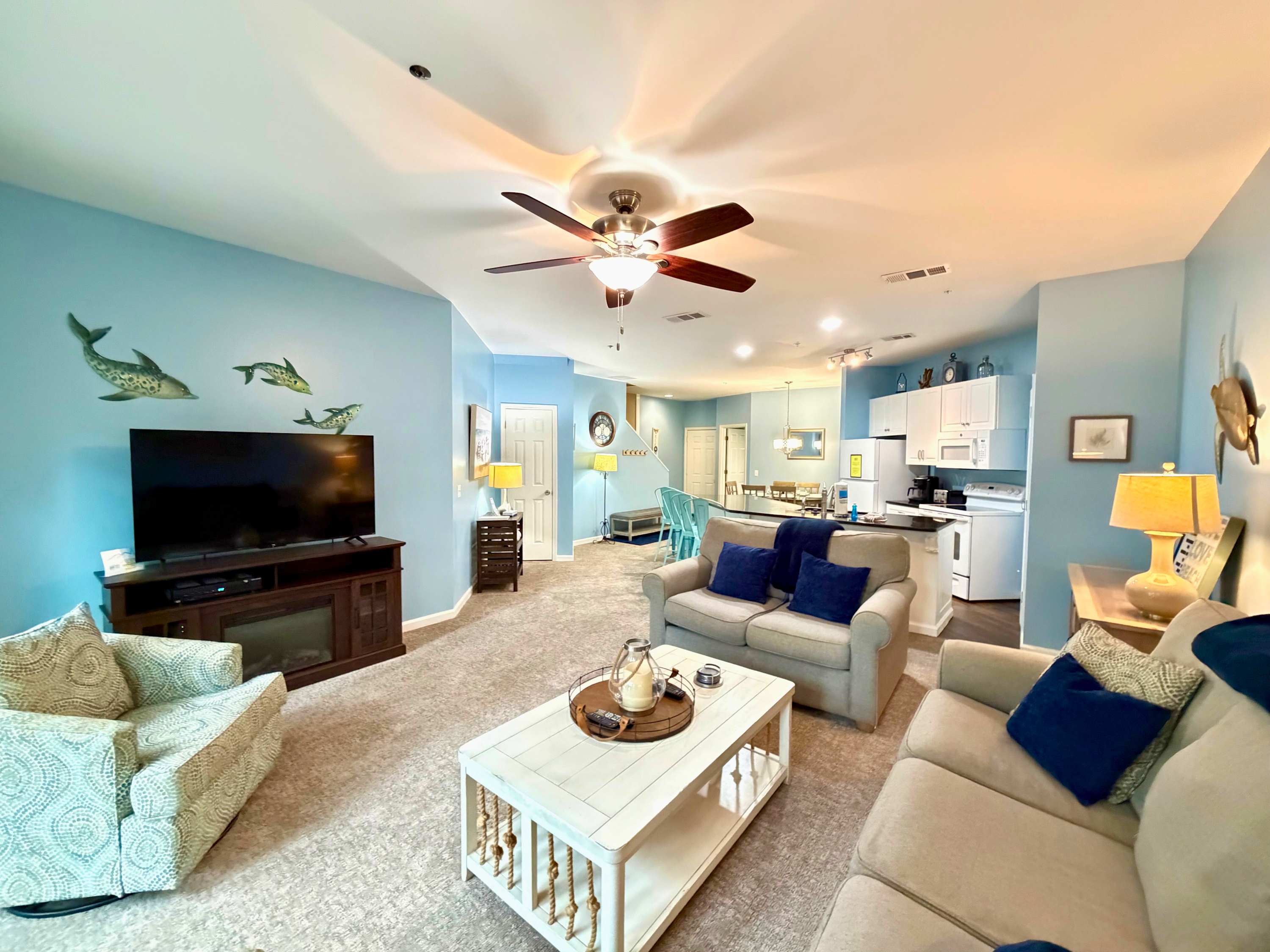Ocean Breeze 3 Bed 3 Ba Villa - Walk to the beach