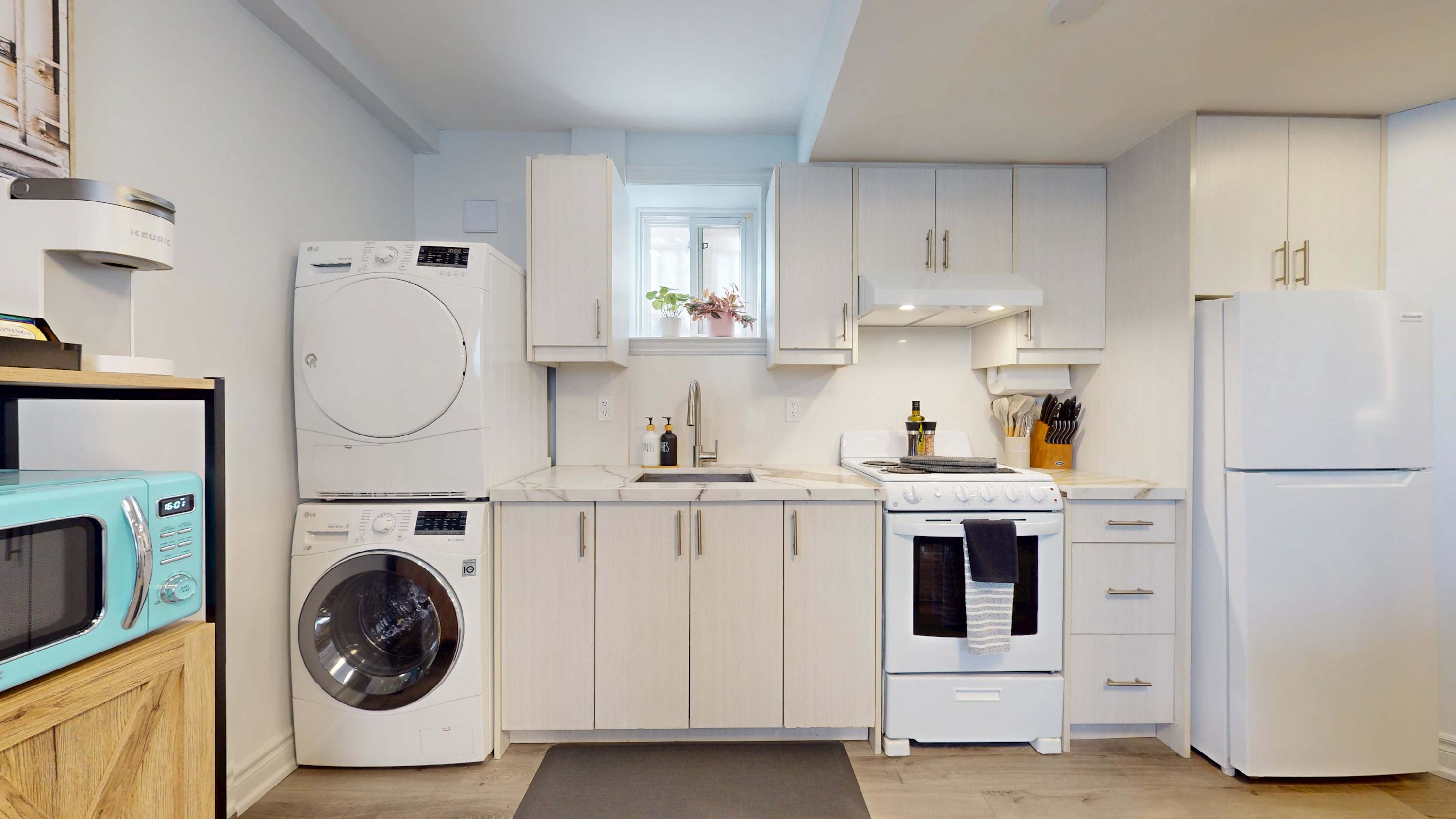 Brand New Basement Suite w Parking Laundry | Photo 3