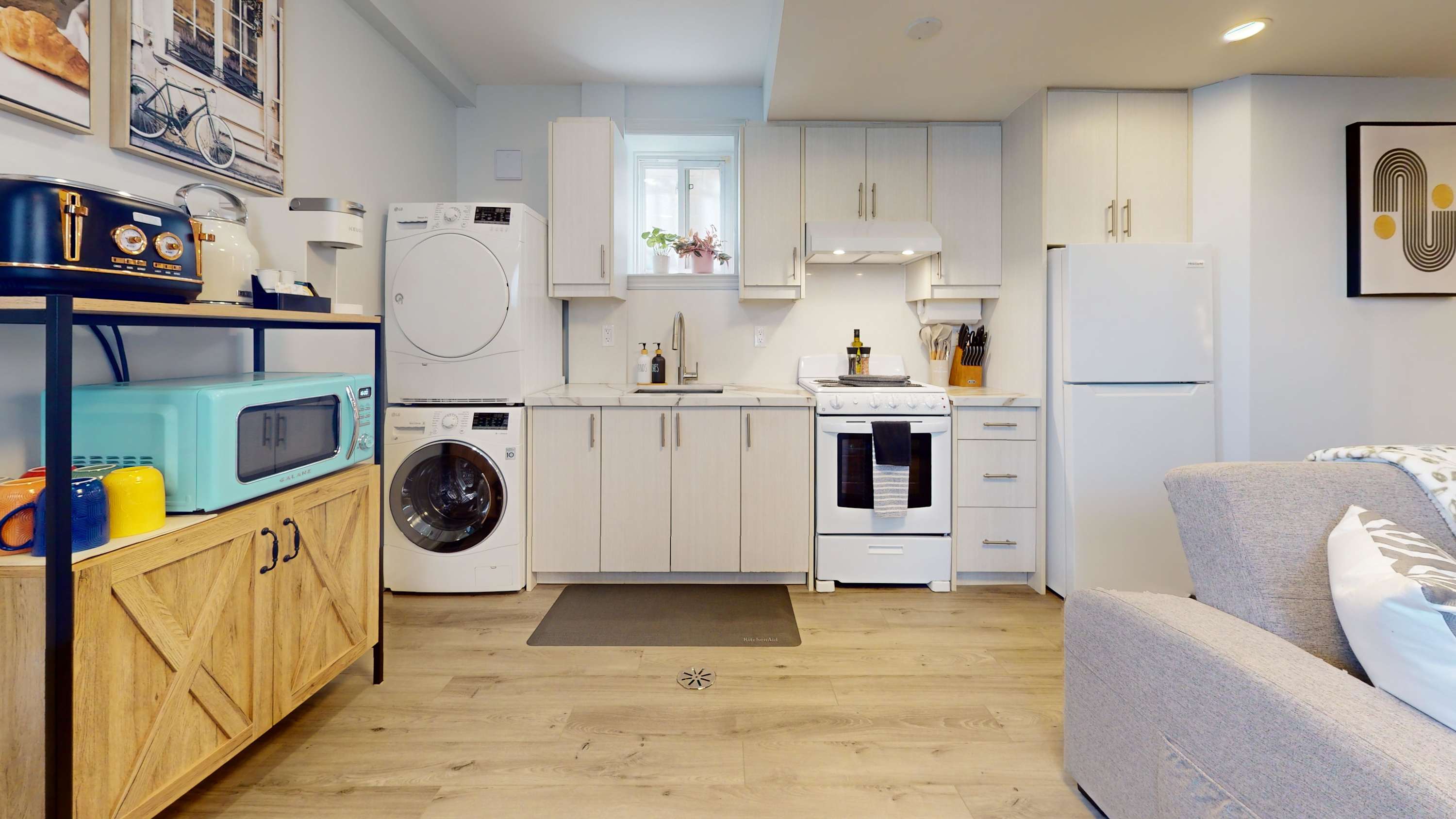 Brand New Basement Suite w Parking Laundry | Photo 9