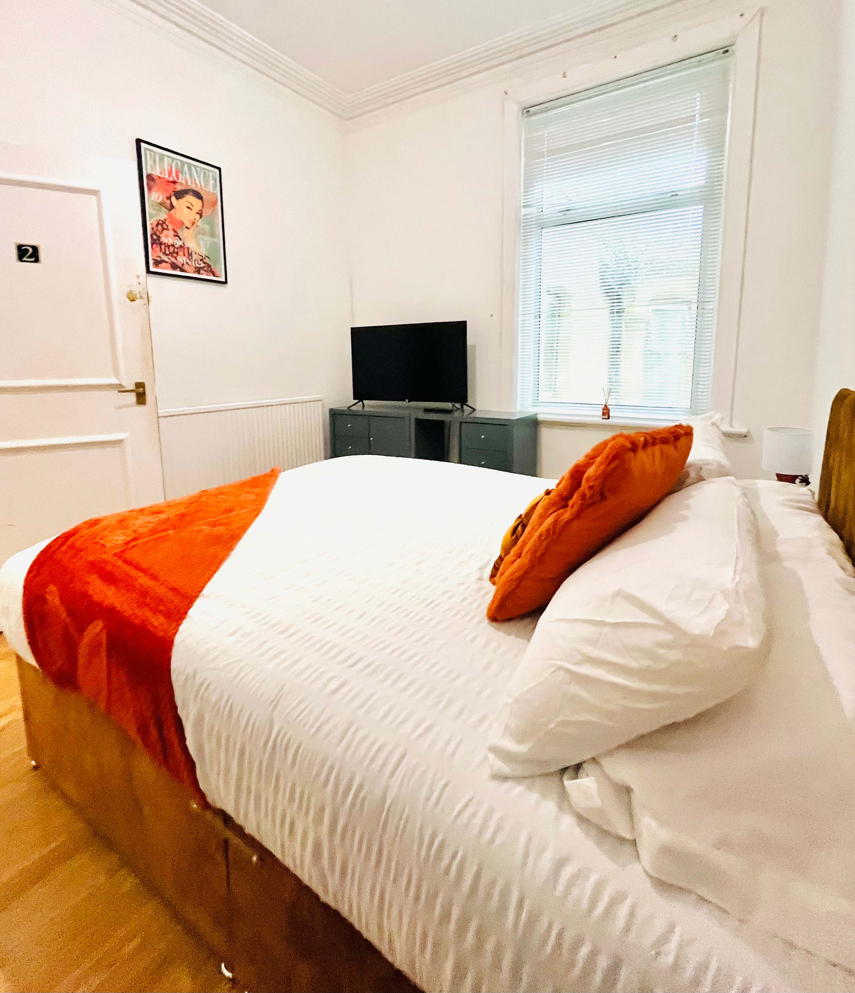 Cosy Portsmouth House: Free Parking! in 30 Taswell Road PO5 2RG - Property image 7 - VivreStays