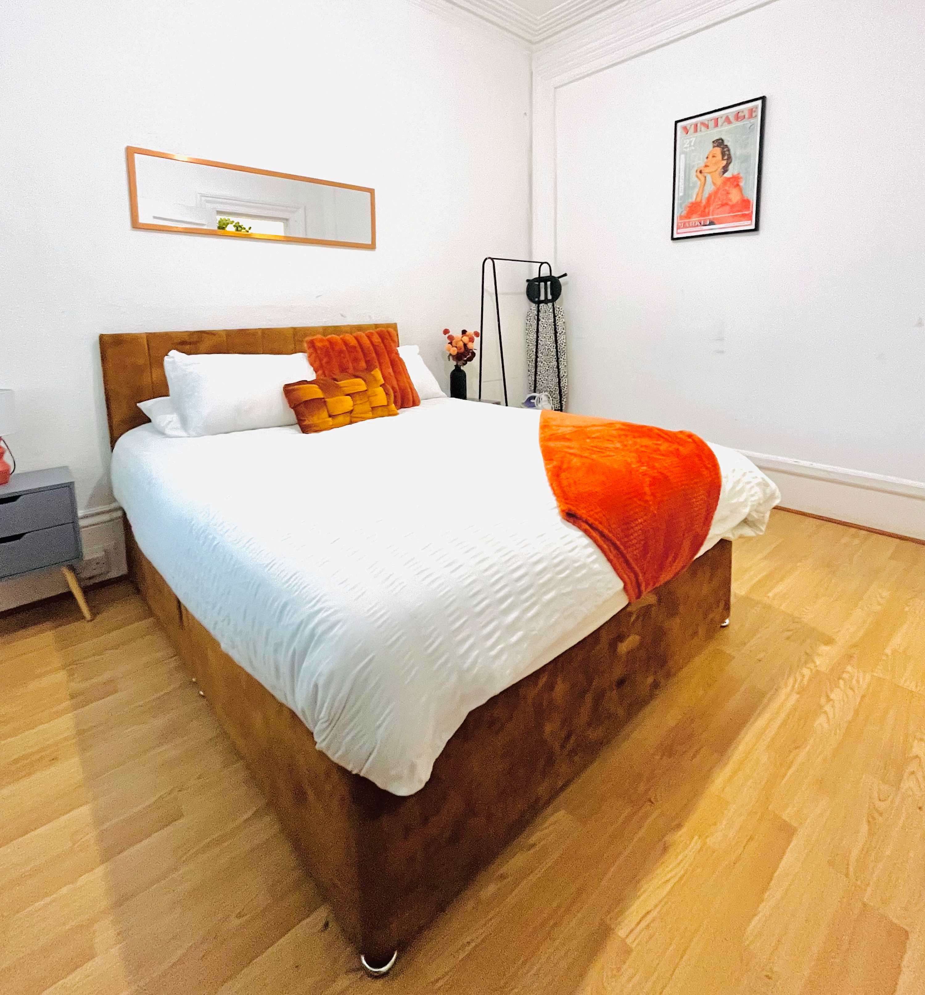 Cosy Portsmouth House: Free Parking! in 30 Taswell Road PO5 2RG - Property image 9 - VivreStays