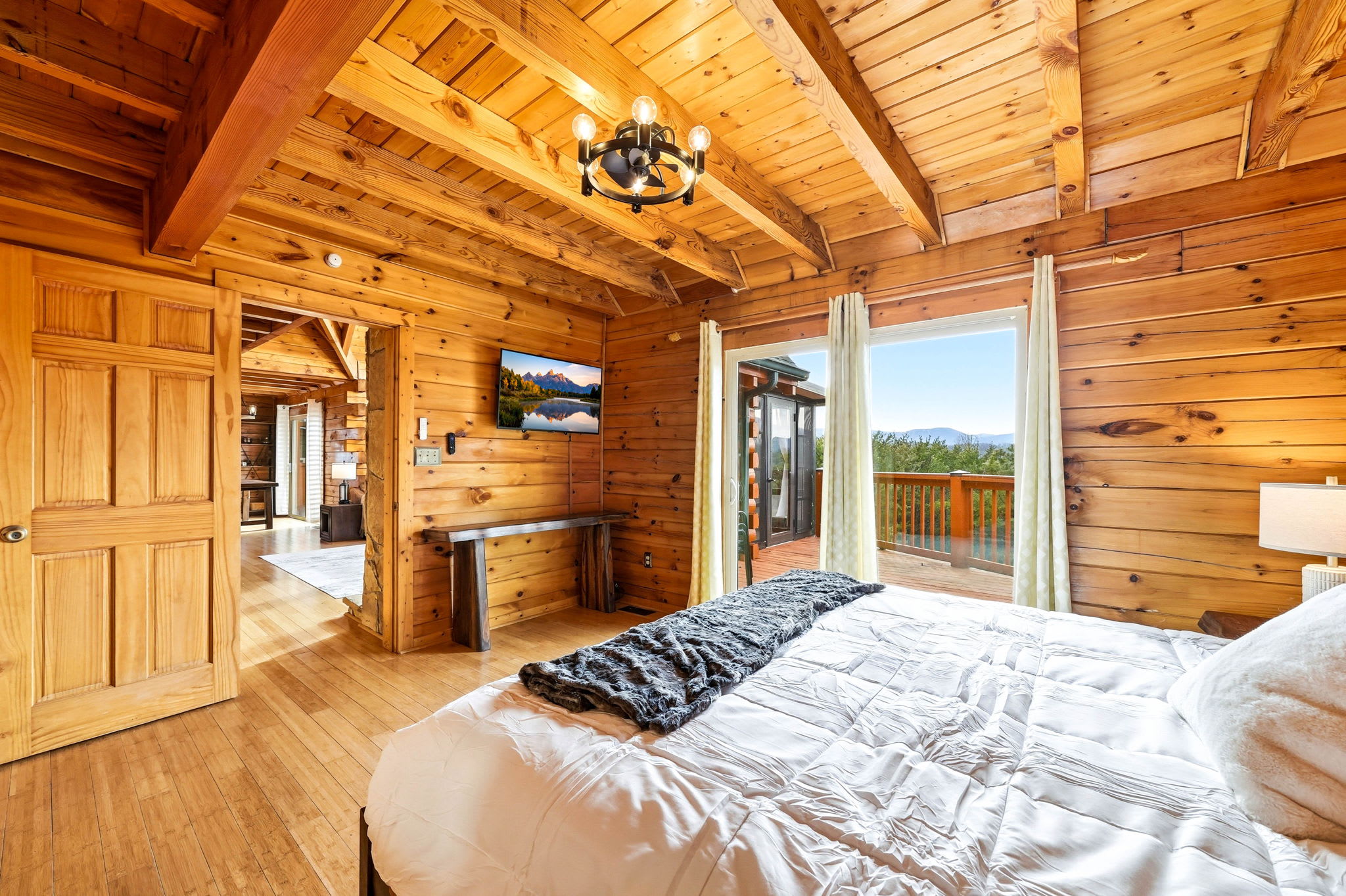Mountain View Cabin with Fire Pit & Entertainment