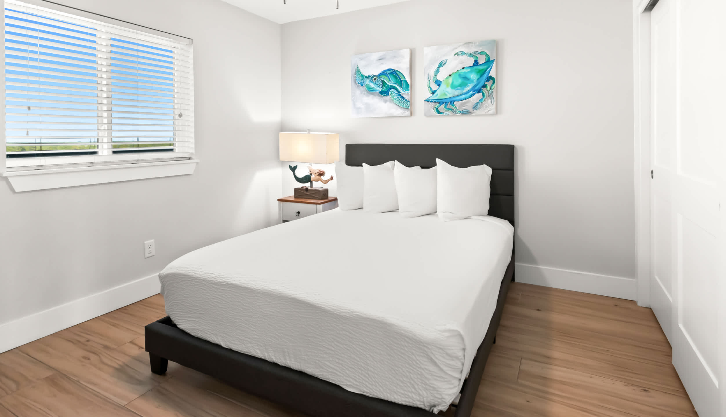 One Seagrove Place 1201 17