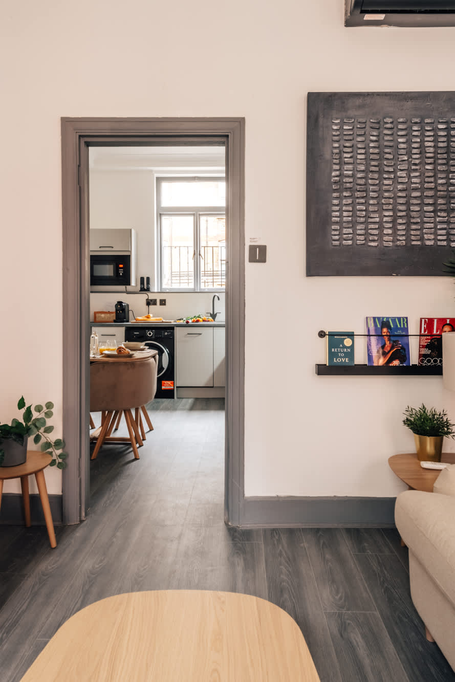 Central Old Street Apt: Multi-Level, Workspace, in City Road 133 EC1V 1JB - Property image 9 - VivreStays
