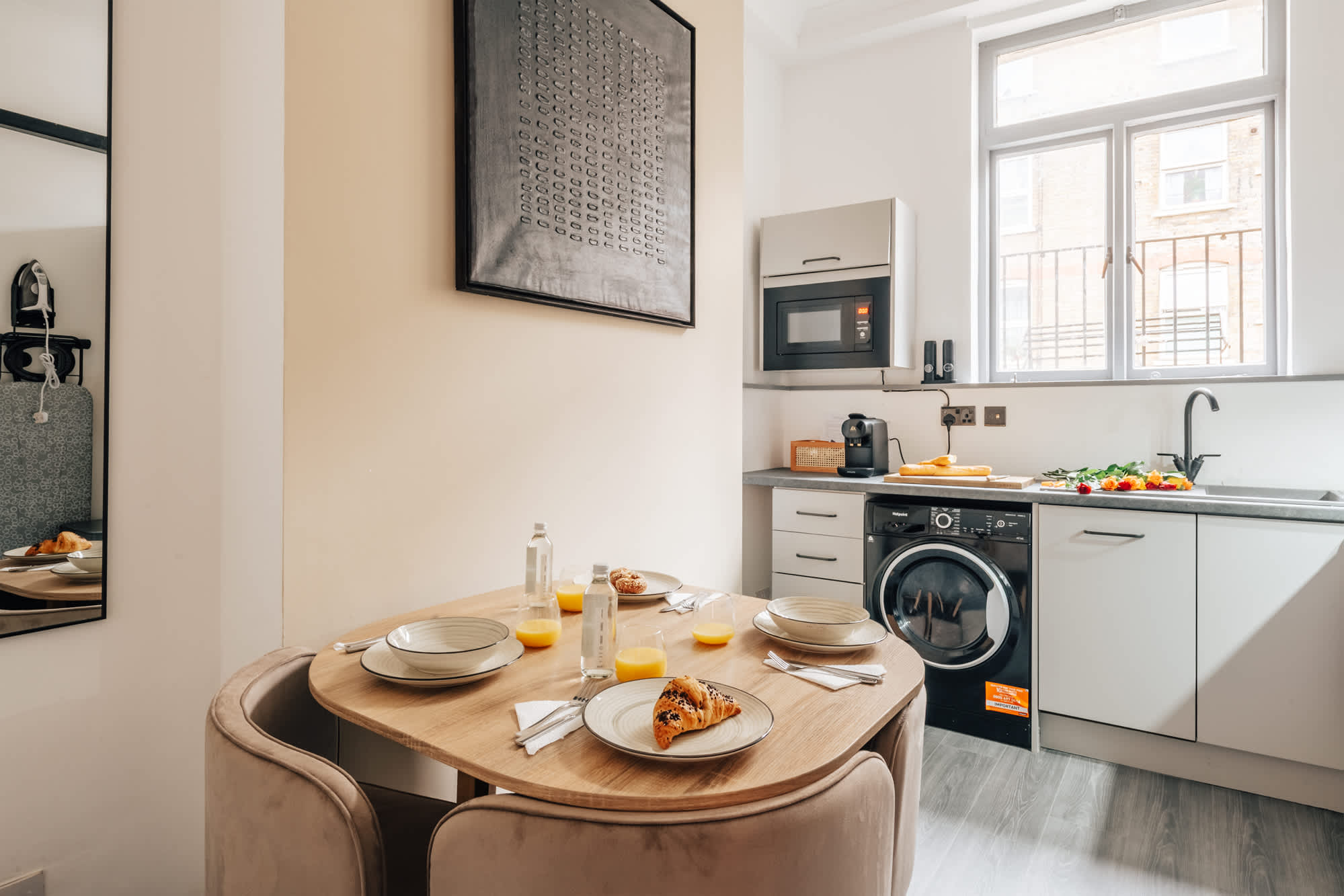 Central Old Street Apt: Multi-Level, Workspace, in City Road 133 EC1V 1JB - Property image 12 - VivreStays