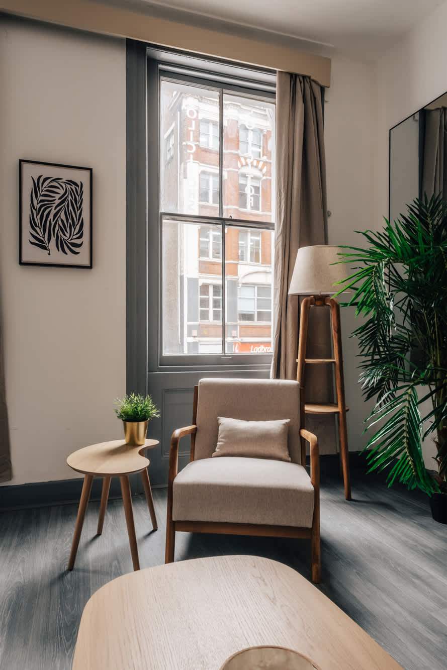 Central Old Street Apt: Multi-Level, Workspace, in City Road 133 EC1V 1JB - Property image 5 - VivreStays
