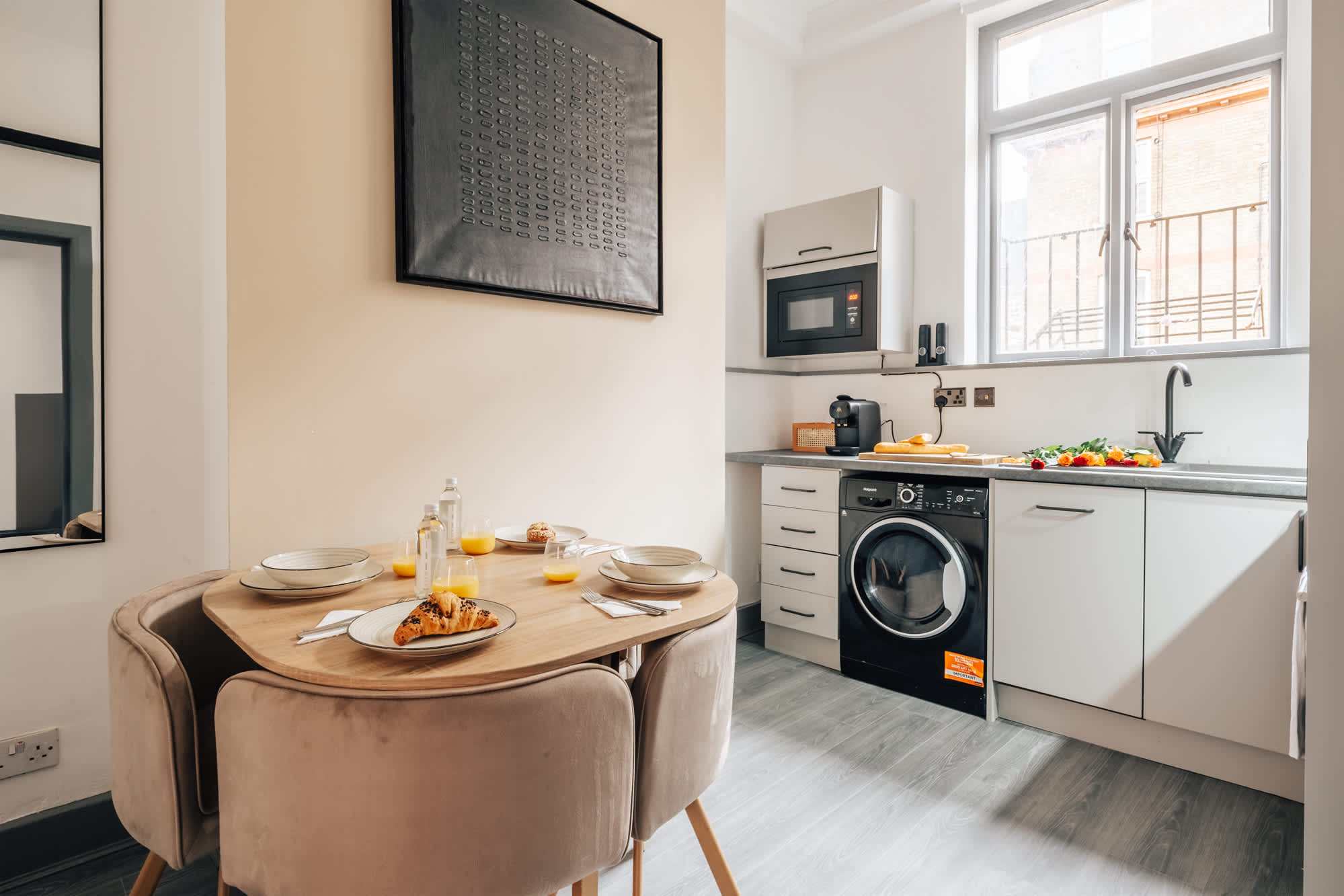 Central Old Street Apt: Multi-Level, Workspace, in City Road 133 EC1V 1JB - Property image 15 - VivreStays