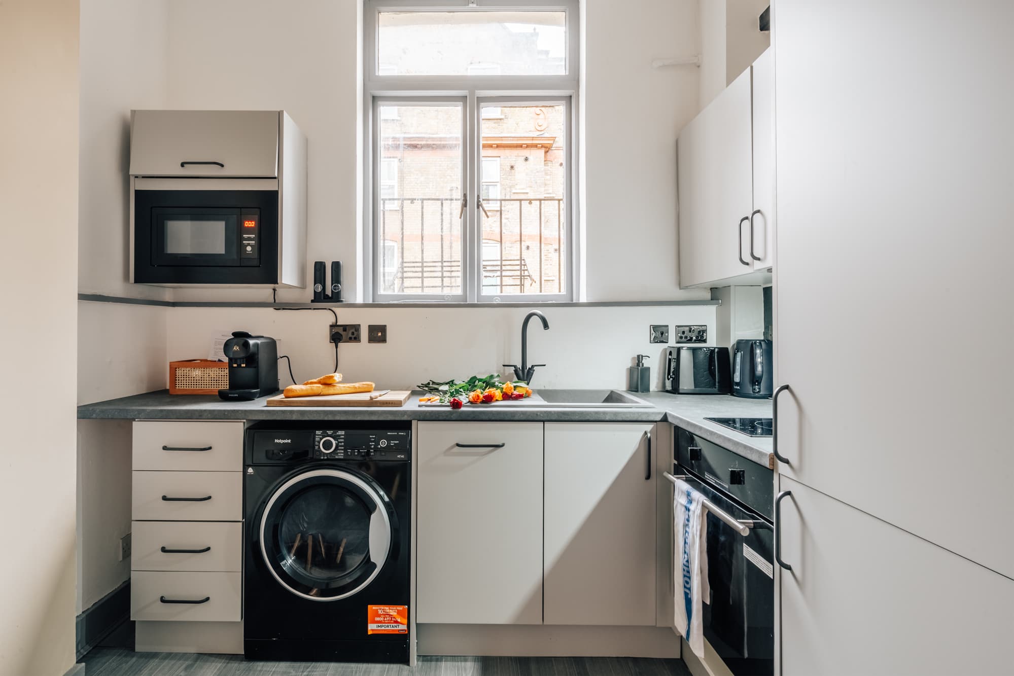 Central Old Street Apt: Multi-Level, Workspace, in City Road 133 EC1V 1JB - Property image 16 - VivreStays