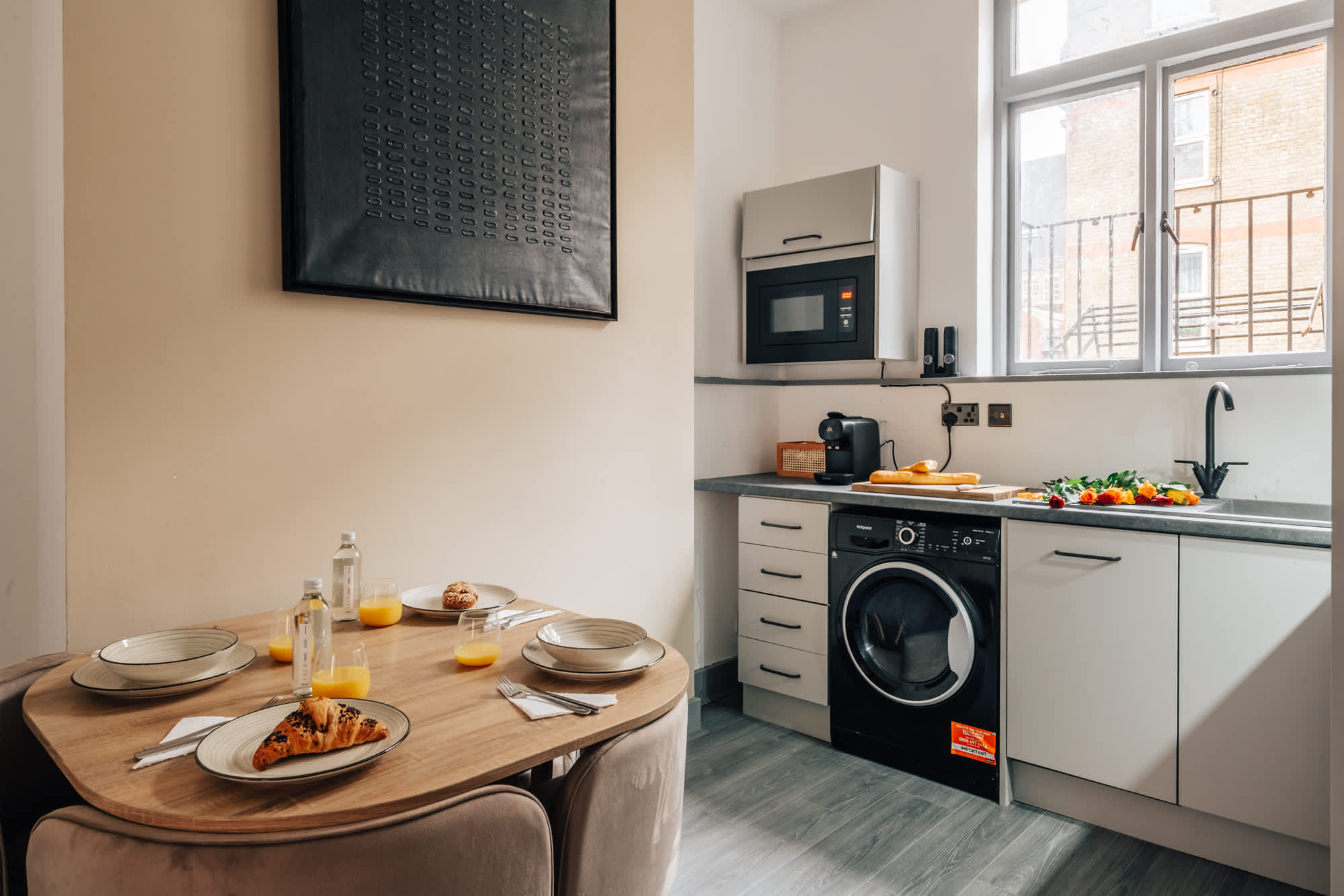 Central Old Street Apt: Multi-Level, Workspace, in City Road 133 EC1V 1JB - Property image 14 - VivreStays