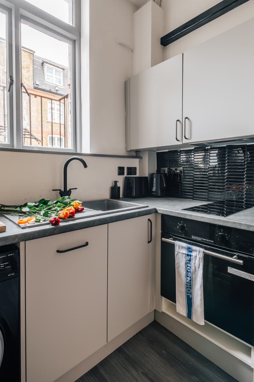 Central Old Street Apt: Multi-Level, Workspace, in City Road 133 EC1V 1JB - Property image 17 - VivreStays