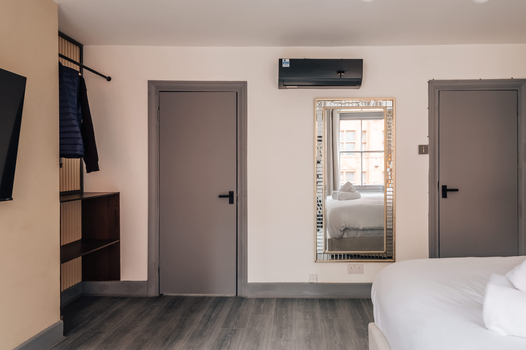 Central Old Street Apt: Multi-Level, Workspace, in City Road 133 EC1V 1JB - Property image 33 - VivreStays