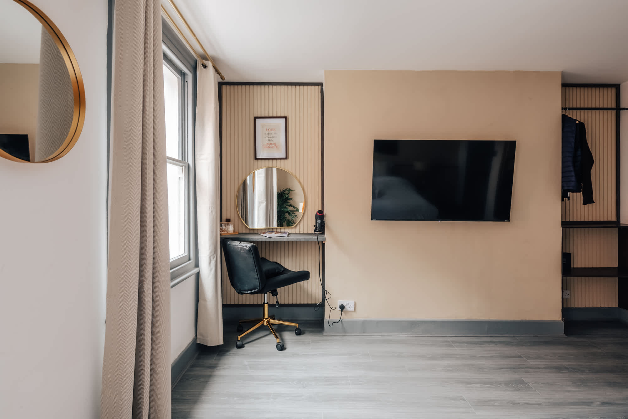 Central Old Street Apt: Multi-Level, Workspace, in City Road 133 EC1V 1JB - Property image 32 - VivreStays