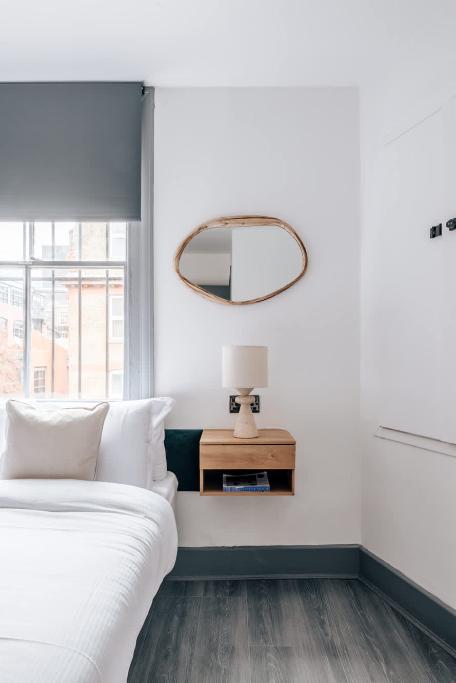 Central Old Street Apt: Multi-Level, Workspace, in City Road 133 EC1V 1JB - Property image 40 - VivreStays