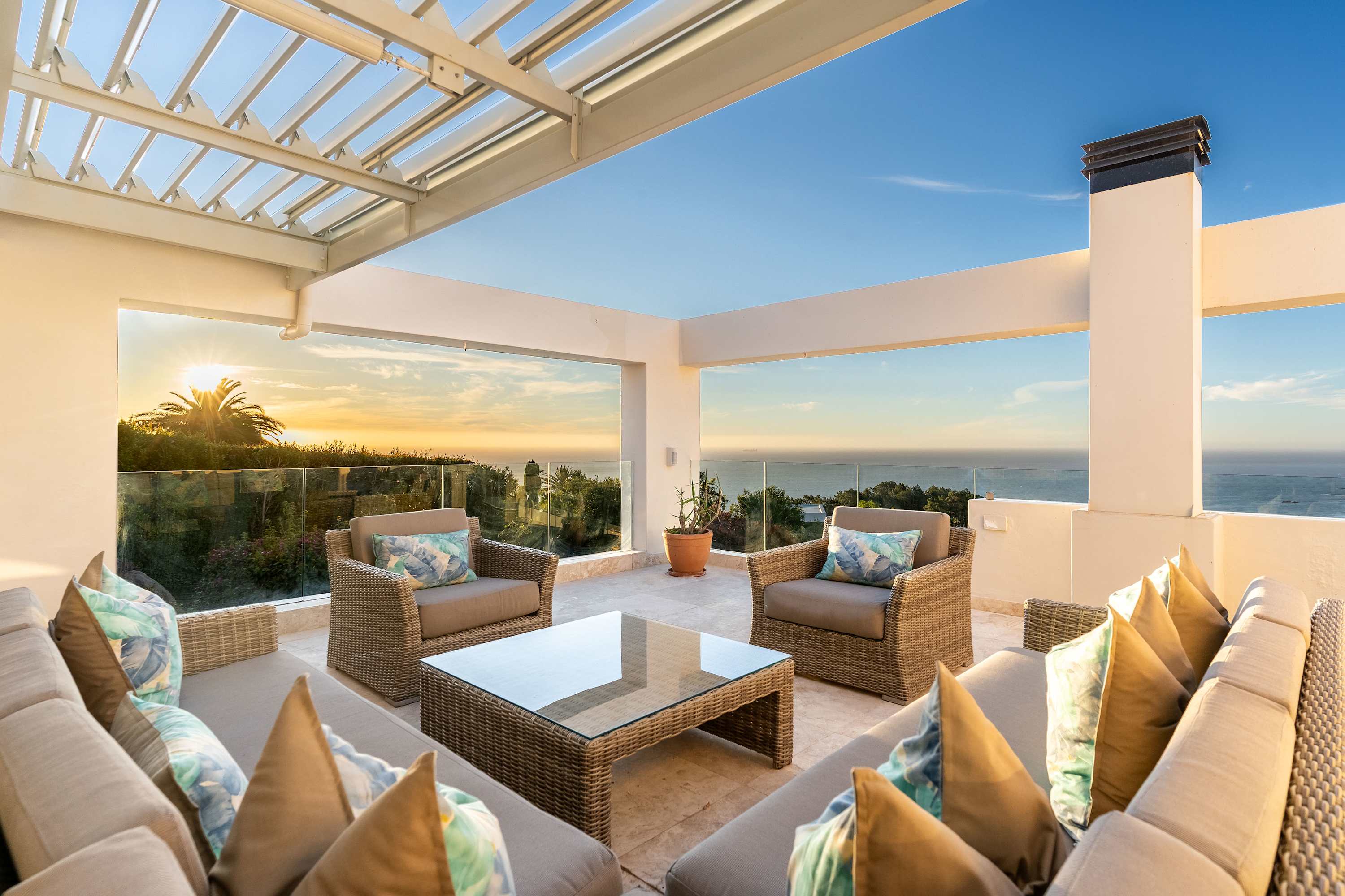 Bella Riposa - Camps Bay Fam Villa, Pool, Hot Tub — Cape Town, Western Cape — vacation rental