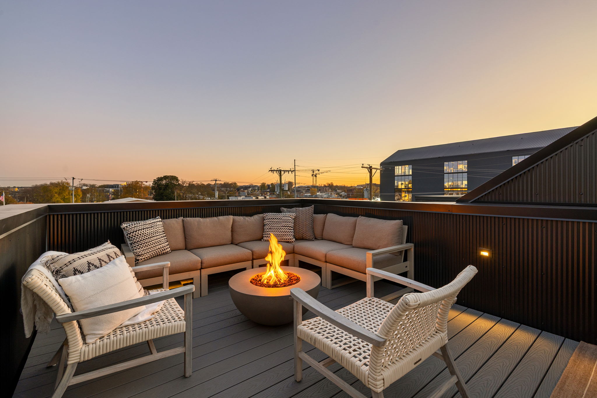 The Chestnut + Linden | 8 Br, Skyline Views - Nashville