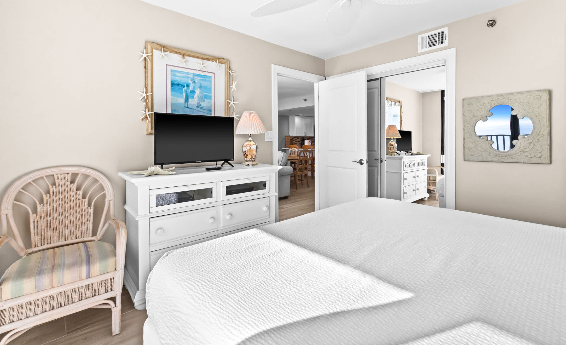 One Seagrove Place 1303 | Photo 17