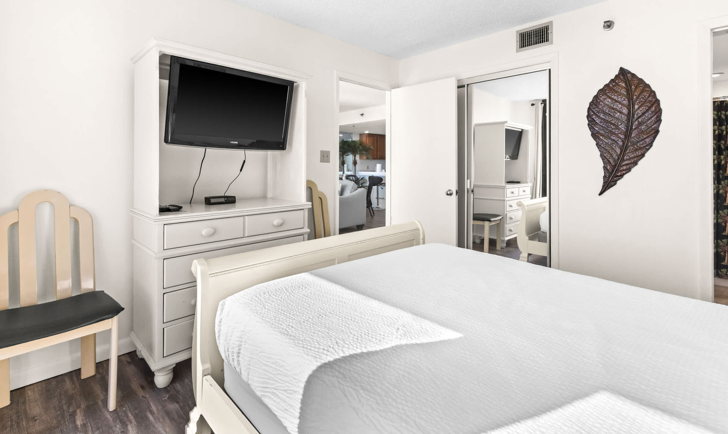 One Seagrove Place 1306 22