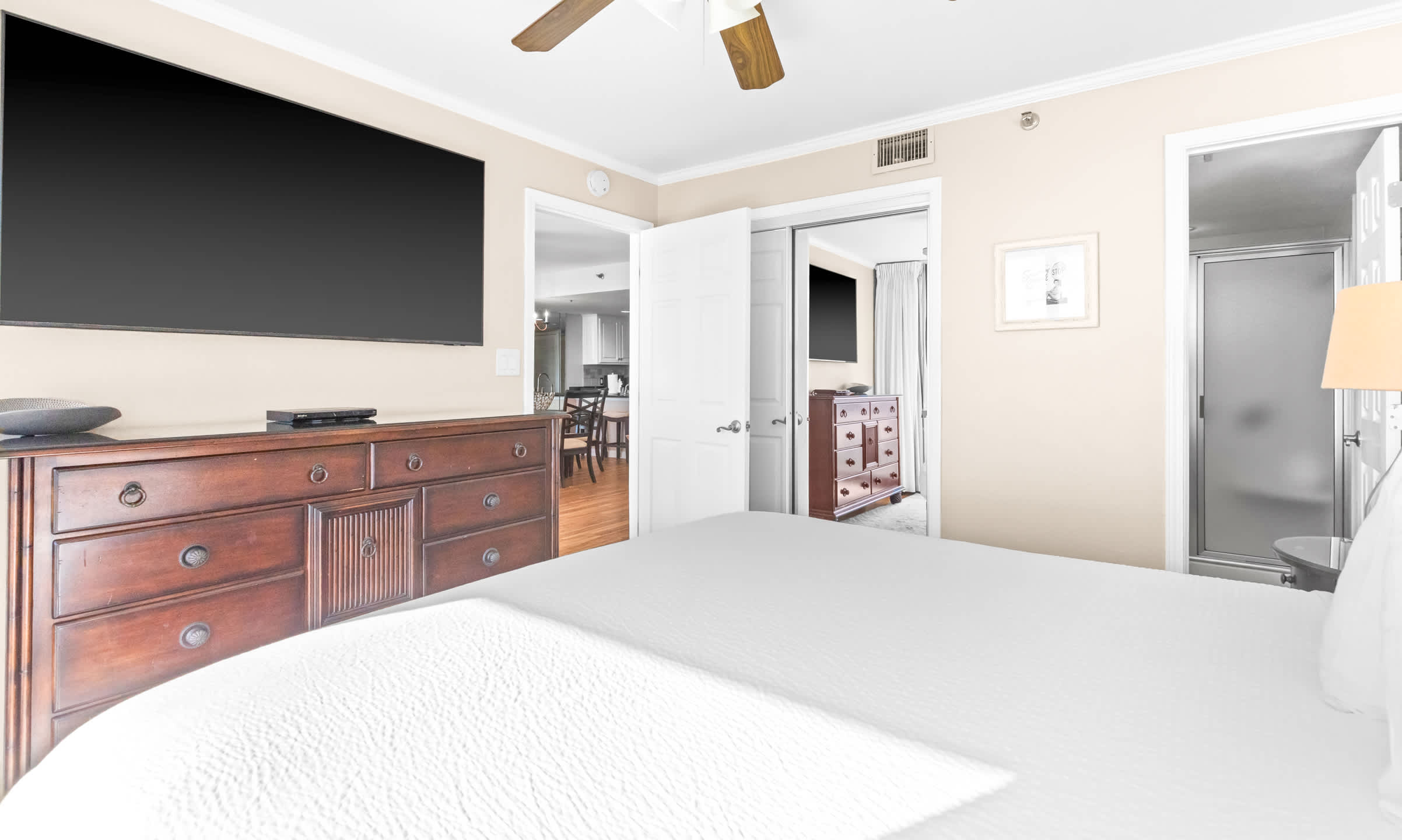 One Seagrove Place 1406 | Photo 16