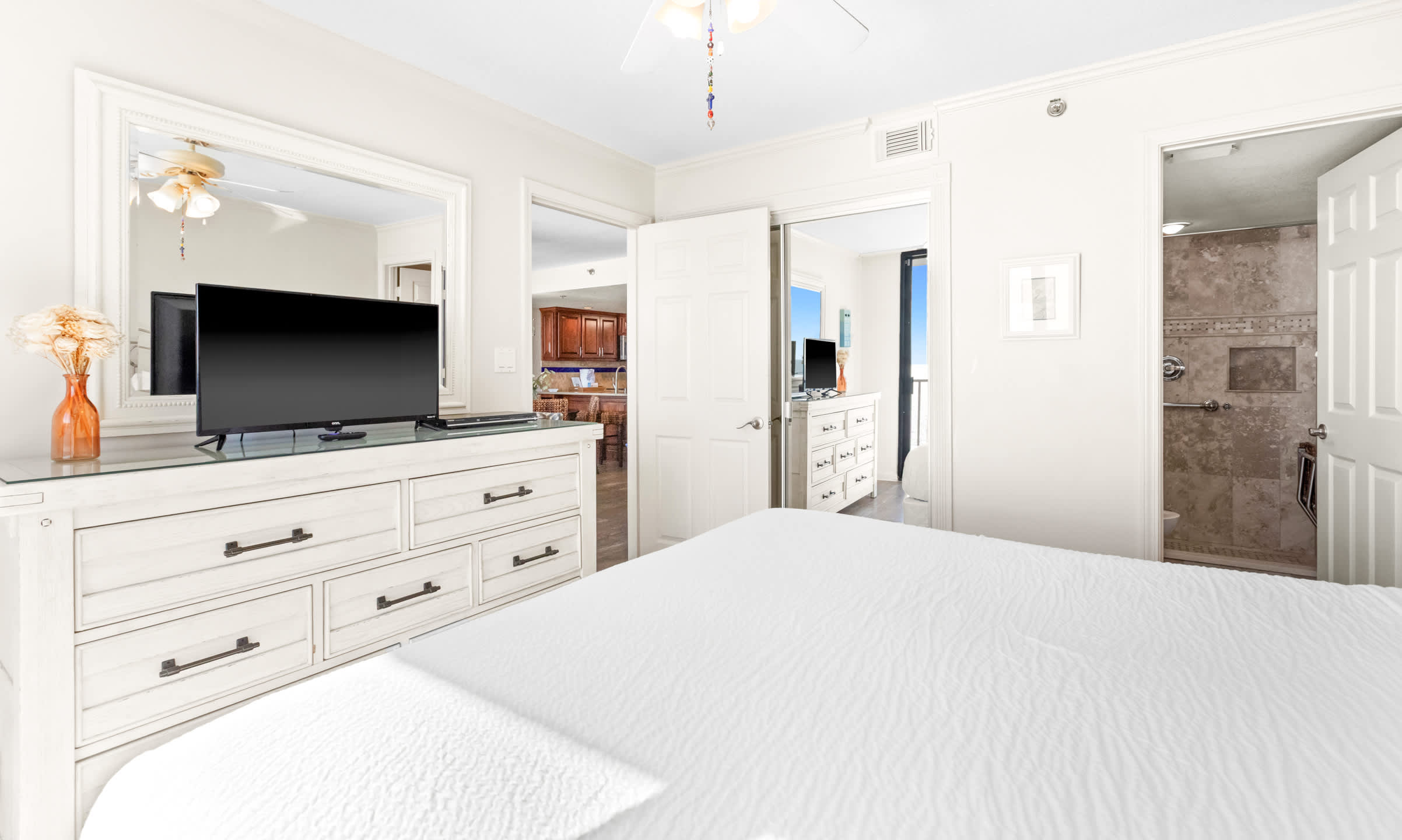 One Seagrove Place 1508 17