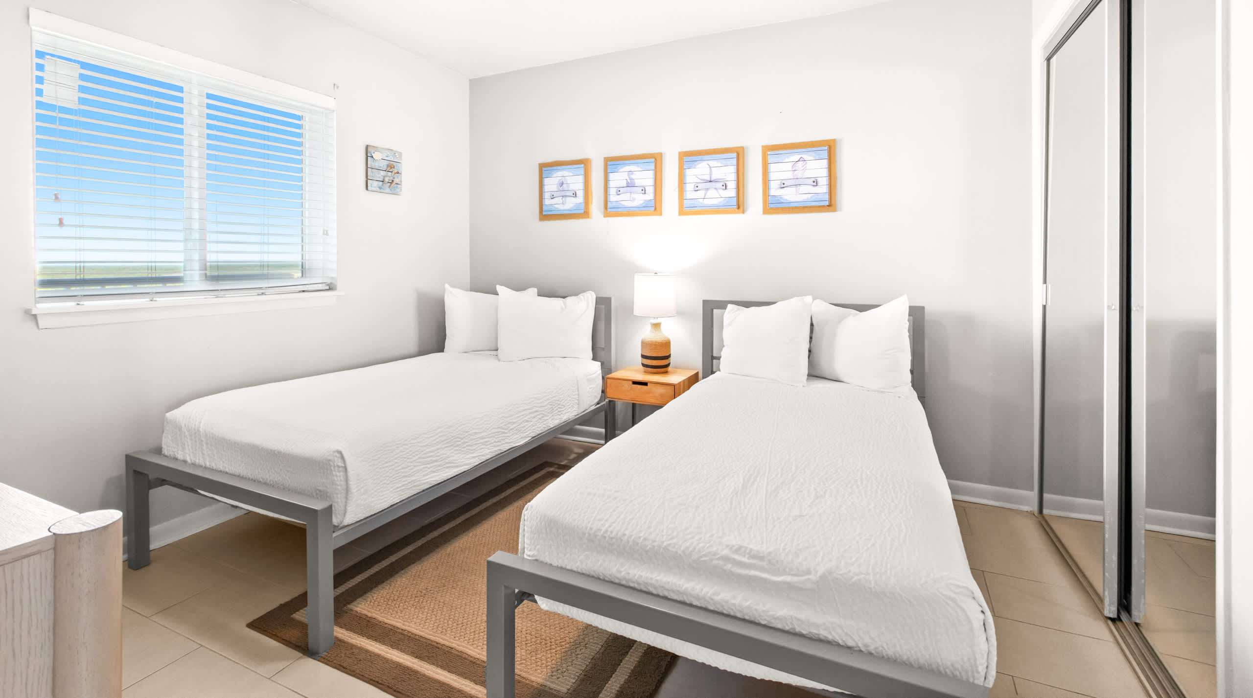 One Seagrove Place 1603 | Photo 19