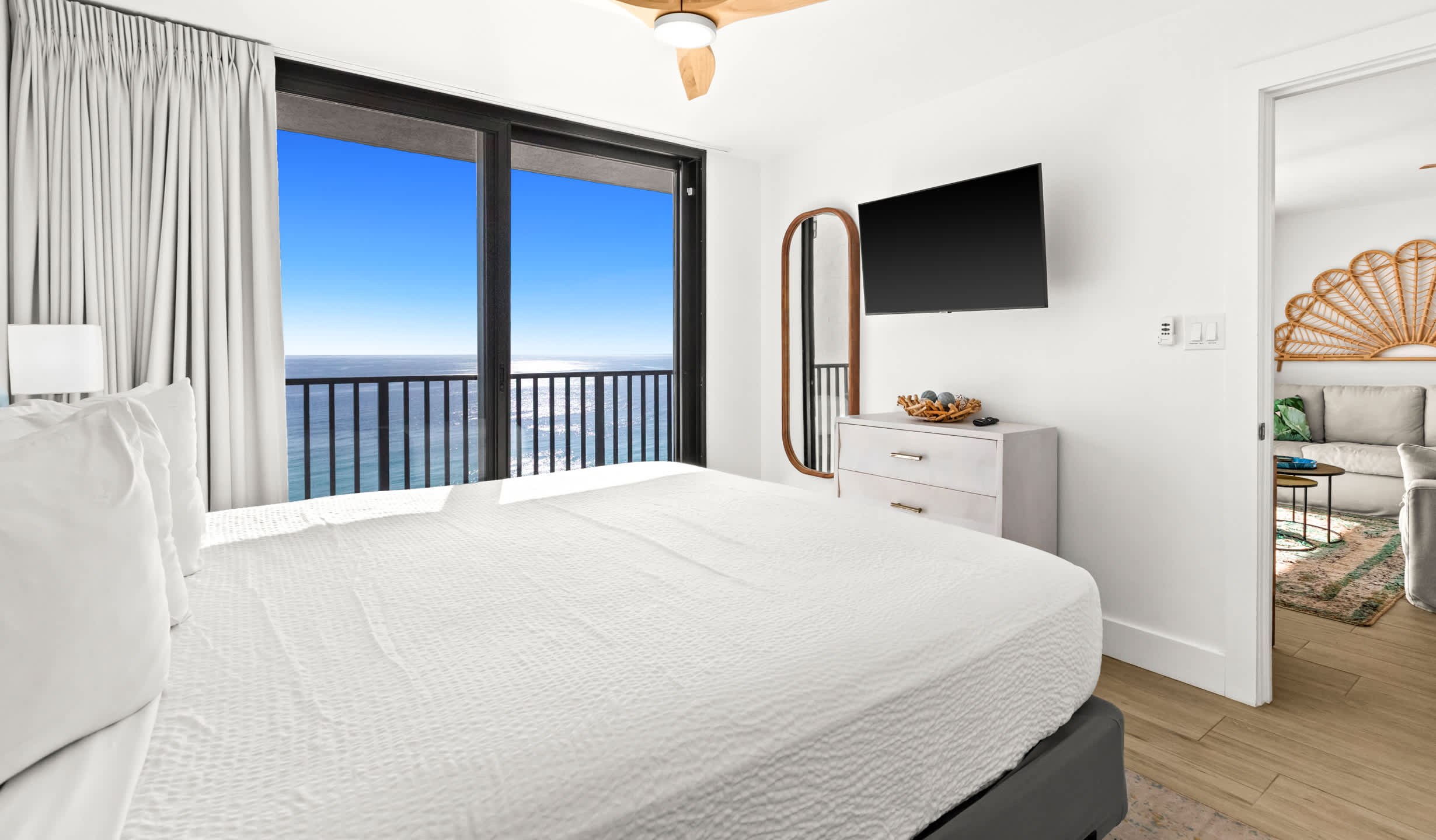 One Seagrove Place 1605 | Photo 21