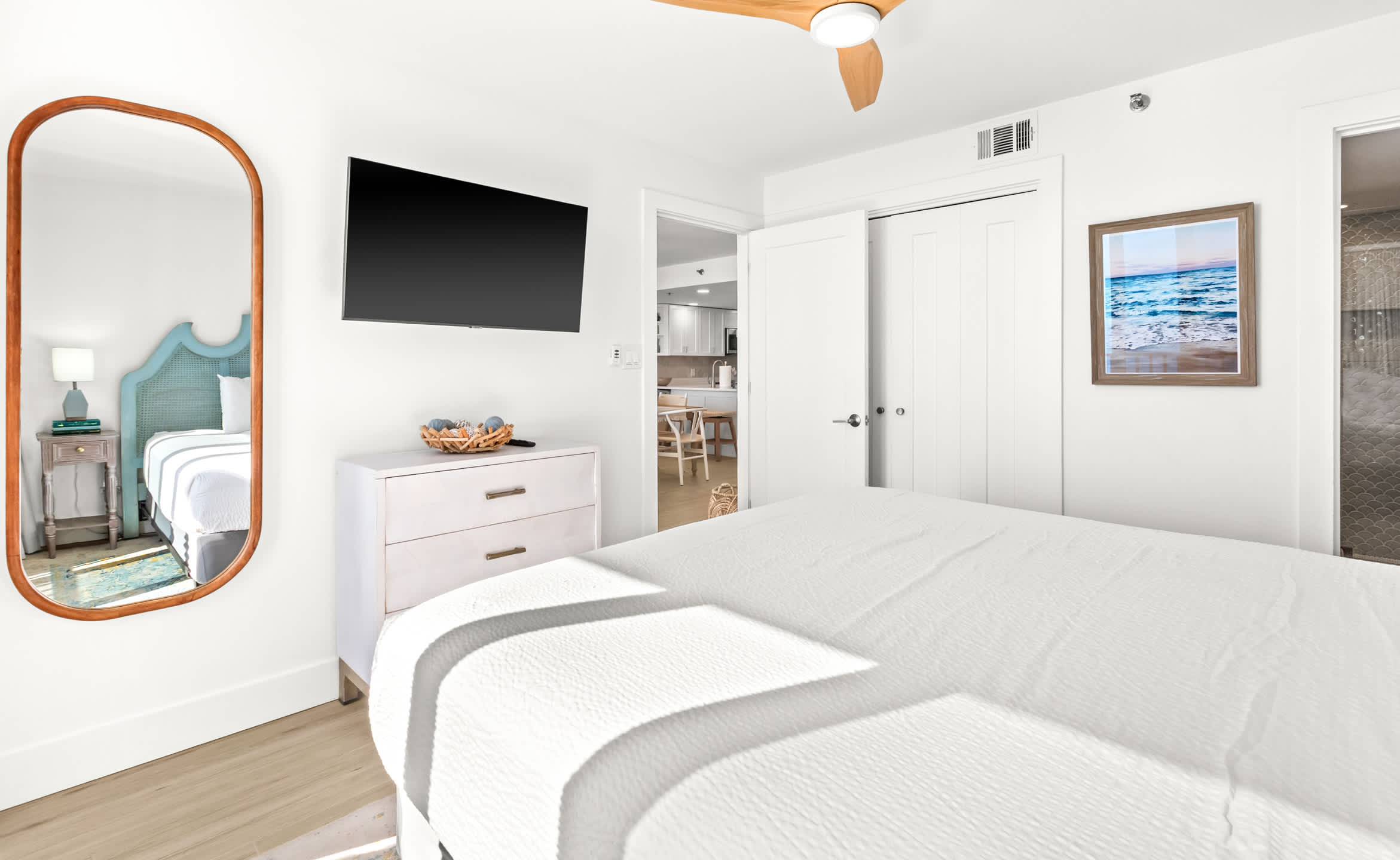 One Seagrove Place 1605 | Photo 22