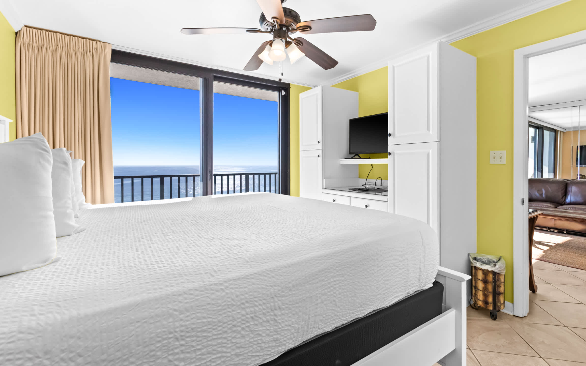 One Seagrove Place 1606 20